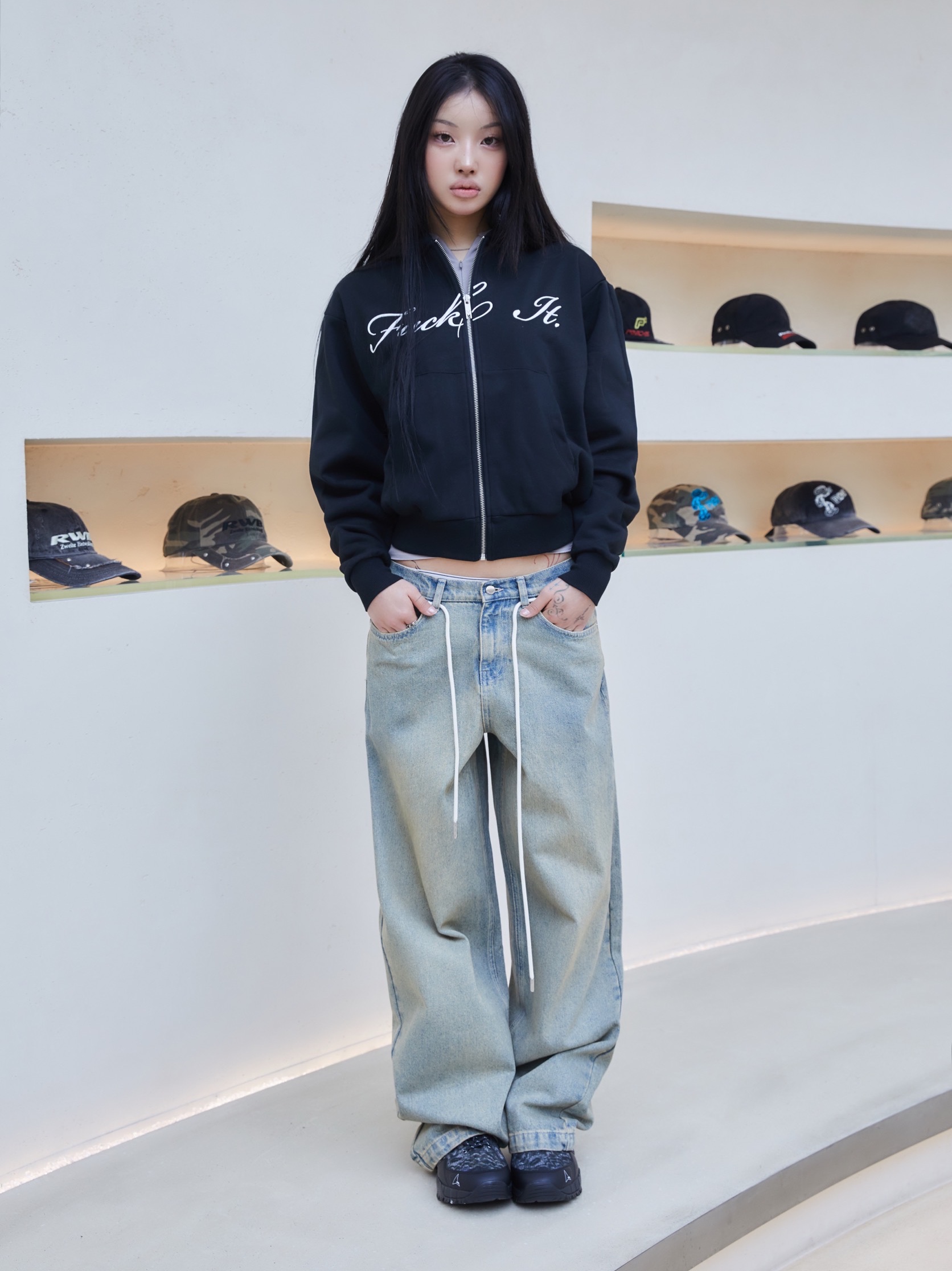 Markgong Women Fuck It Zip Hoodie Black - 26SS, ROA Neal Camo - 26SS 착용 스타일 - 3