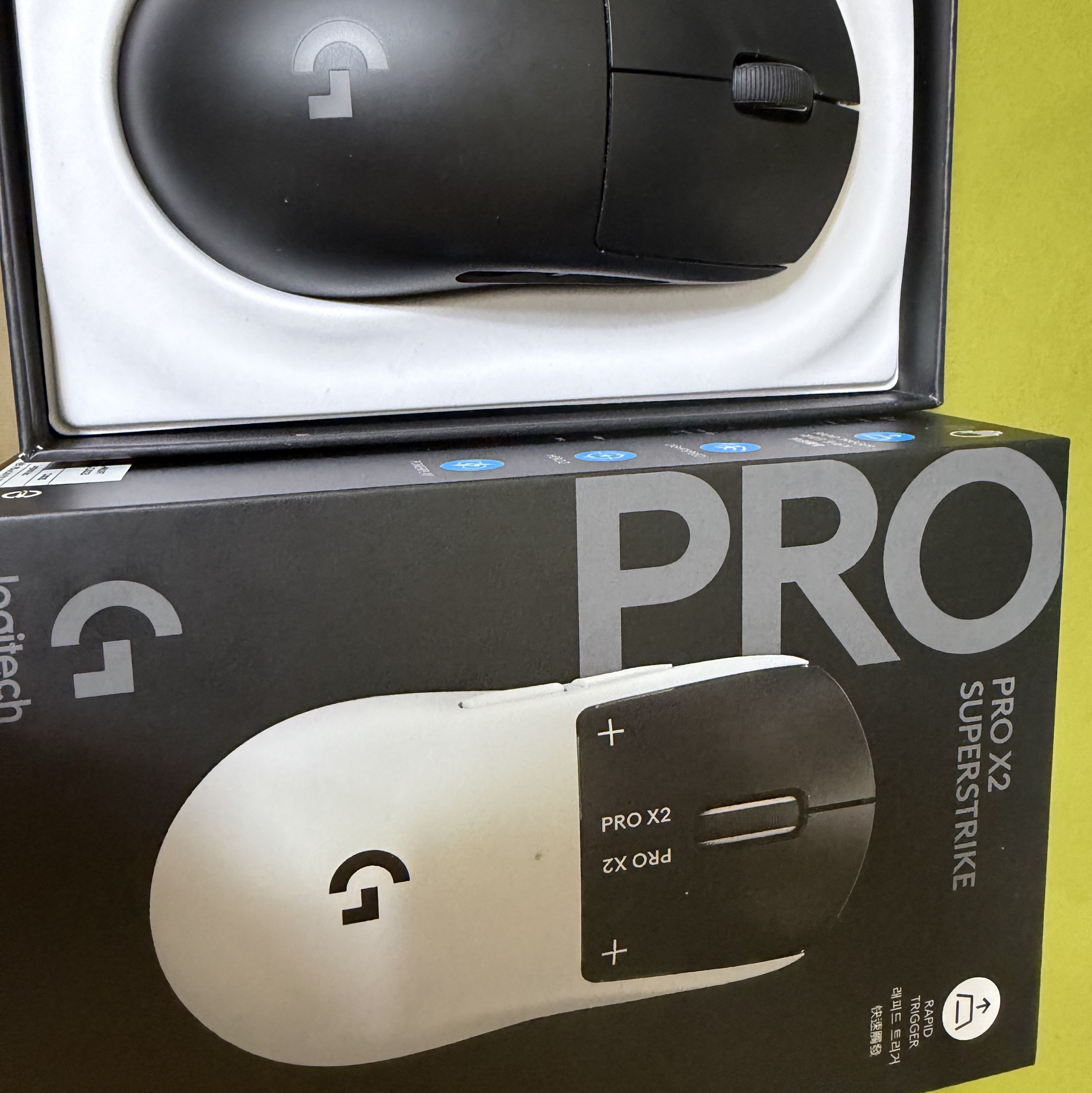 Logitech G Pro X 2 Superstrike Wireless Gaming Mouse Silver Black (Korean Ver.) 착용 스타일 - 1