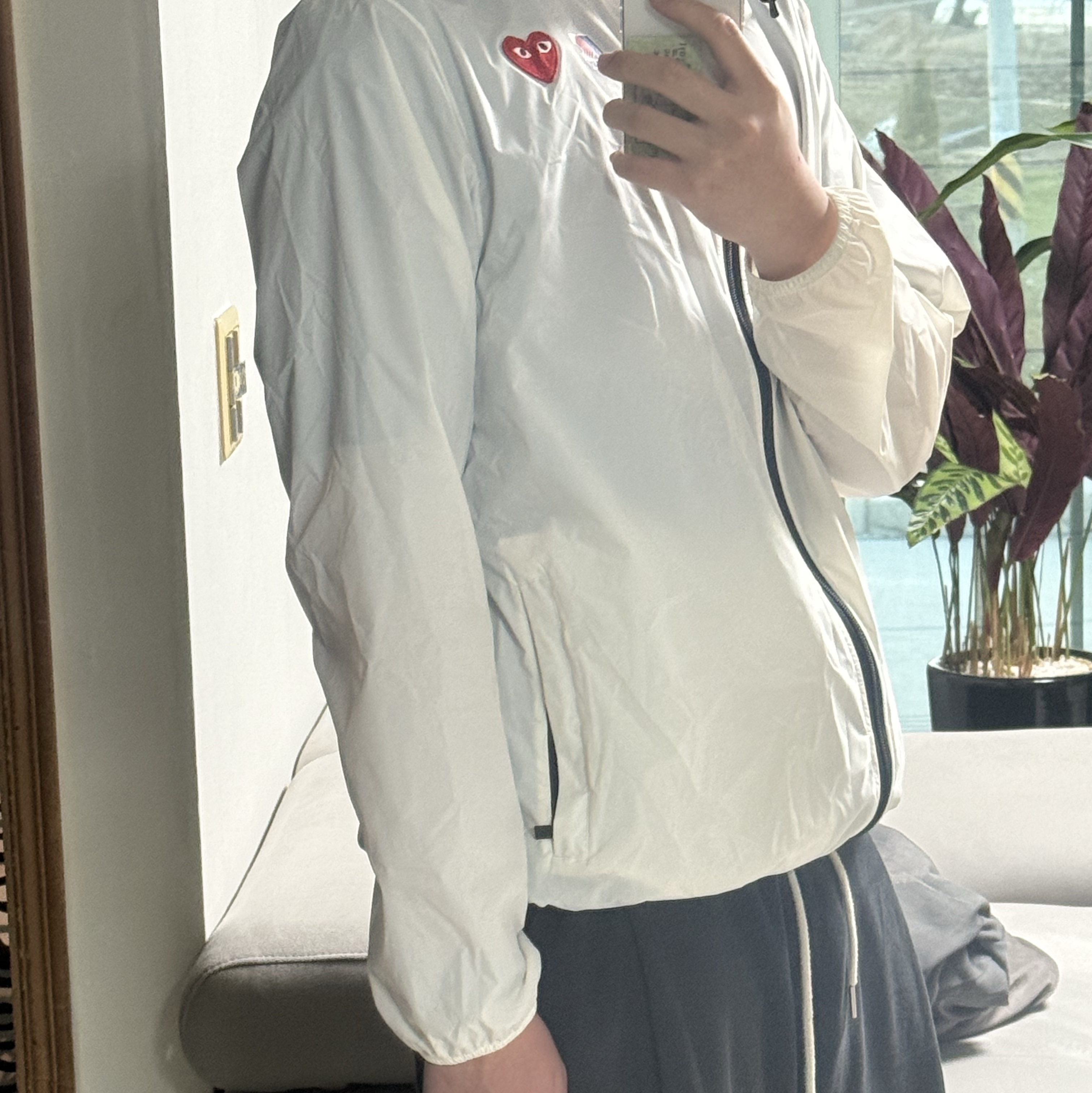 Play Comme des Garcons x K-Way Full Zip Jacket White 착용 스타일
