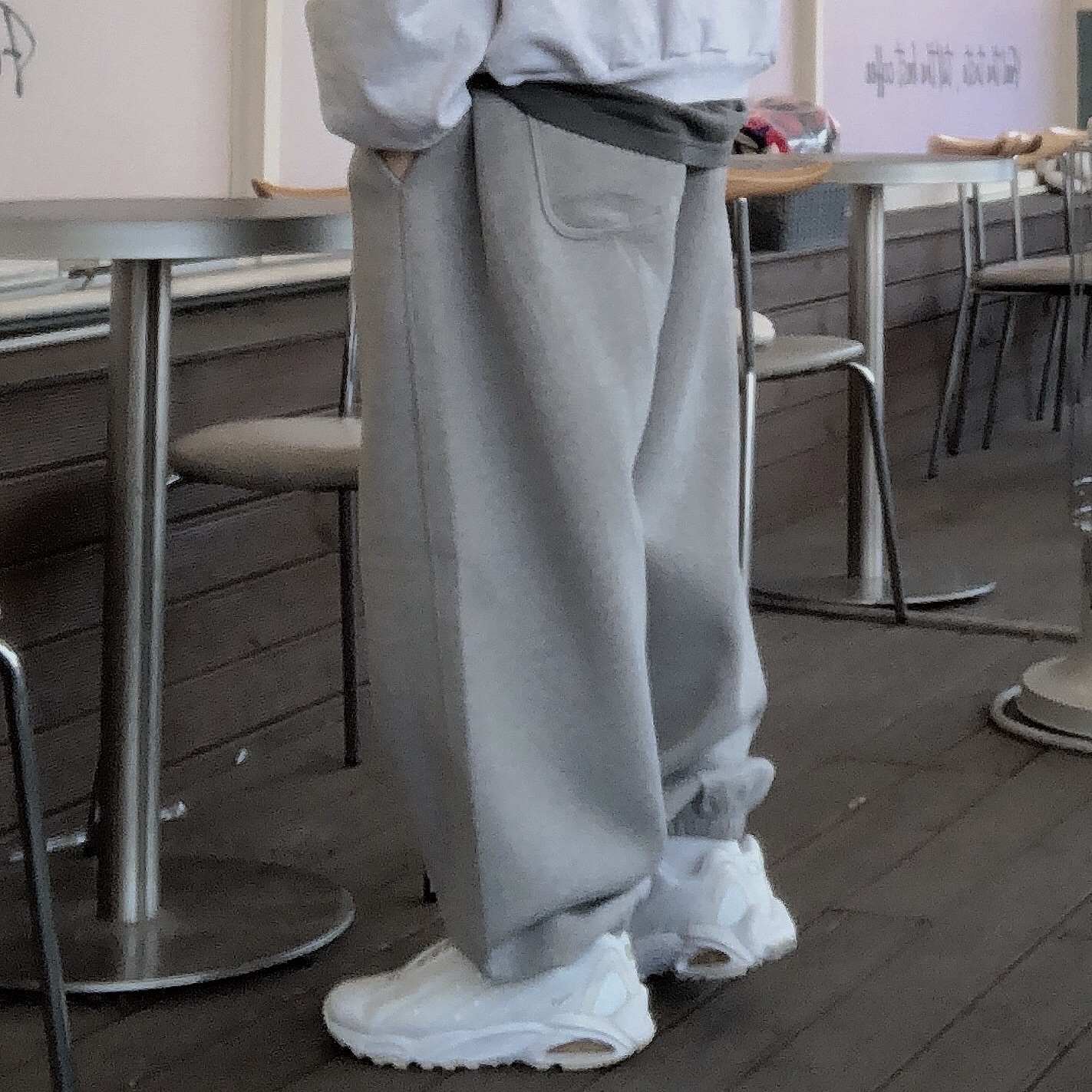 Yeezy x Gosha Rubchinskiy YZY Black Dogs Hoodie Heather Grey, Undermycar Mu.03 Anti Fxxking Logo Play Oversized Sweat Jogger Melange Gray 착용 스타일 - 3