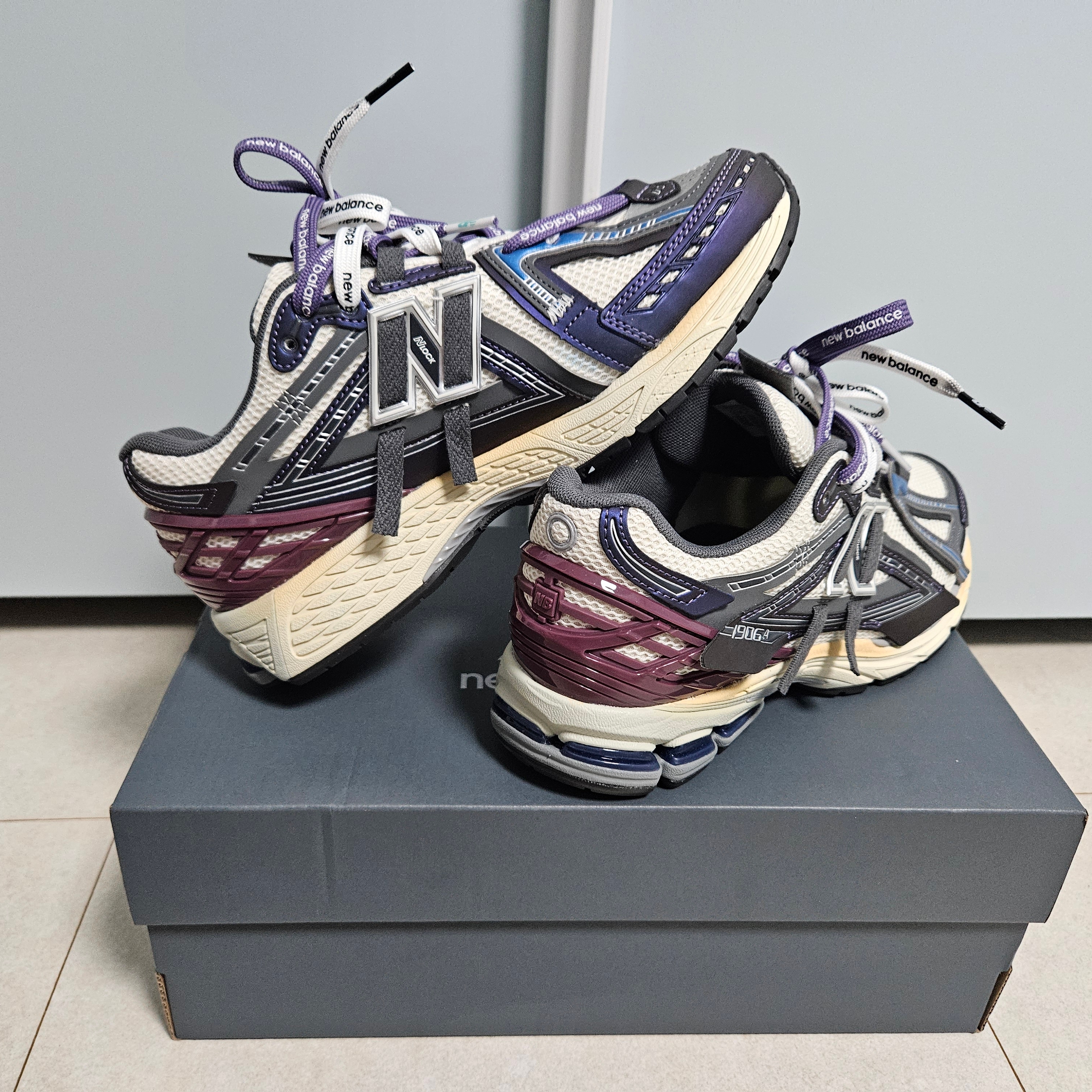 New Balance 1906A Inkwell Sea Salt 착용 스타일 - 3