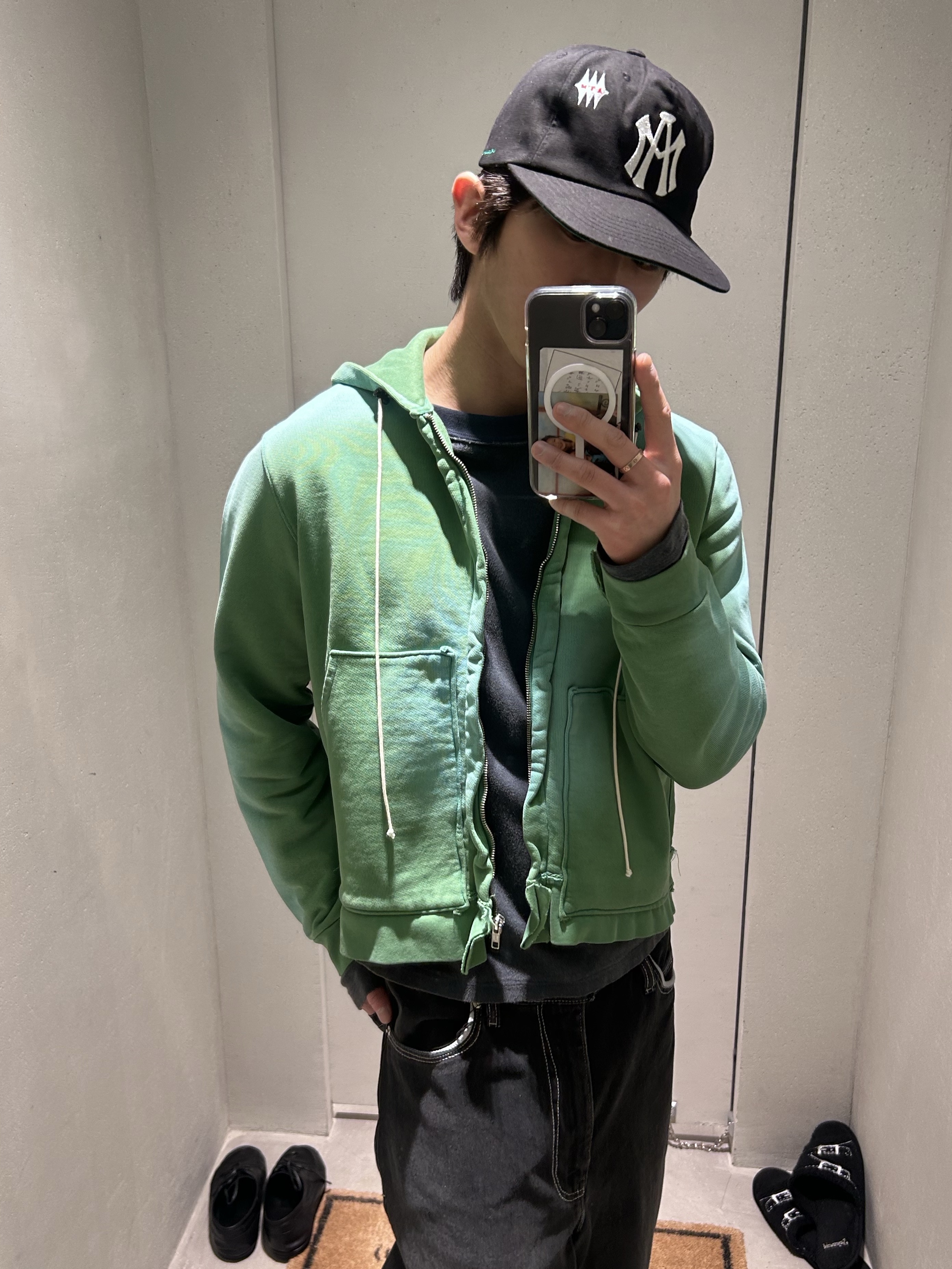 Camiel Fortgens Normal Tee LS Navy - 25FW, Camiel Fortgens Fitted Zip Hoodie Heavy Sweat Green Sun Faded - 25SS 착용 스타일 - 3