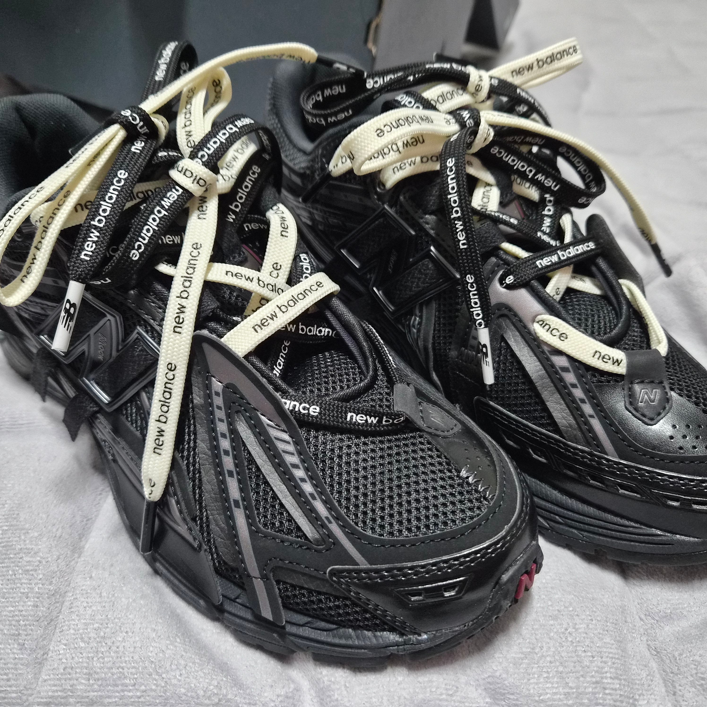 New Balance 1906A Black 착용 스타일