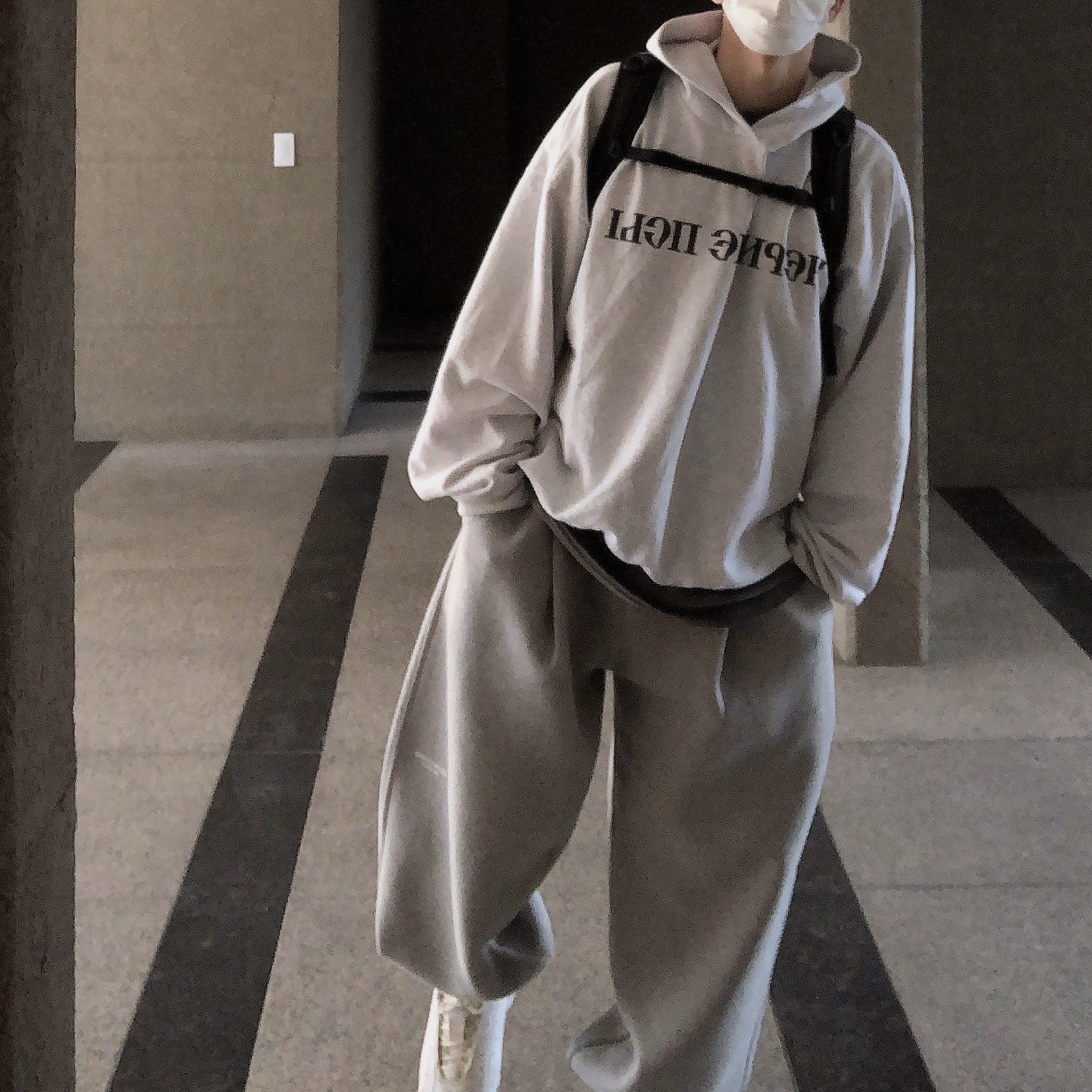 Undermycar Mu.03 Anti Fxxking Logo Play Oversized Sweat Jogger Melange Gray 착용 스타일 - 5