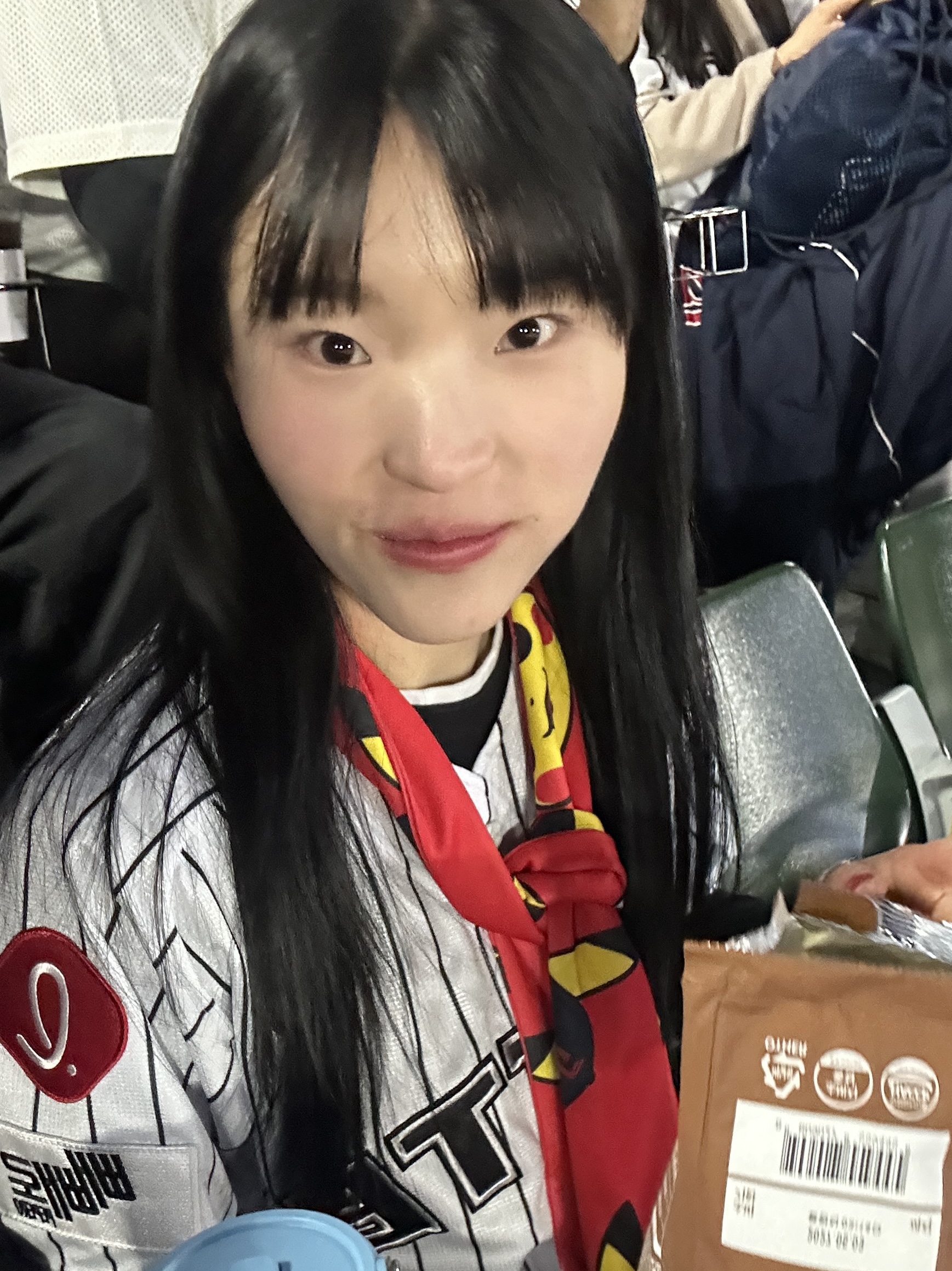 Lotte Giants Old Stripe Professional Uniform Multi (Non Marking Ver.), Pokemon x Lotte Giants Pikachu Scarf Red Black 착용 스타일 - 6