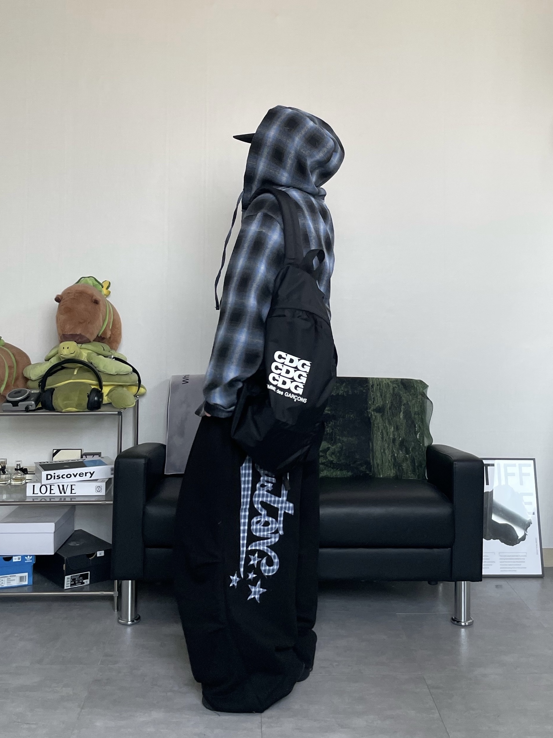 CDG Backpack Black 착용 스타일 - 1
