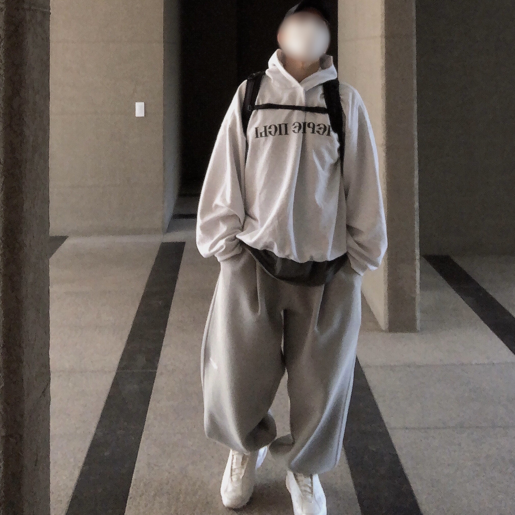 Undermycar Mu.03 Anti Fxxking Logo Play Oversized Sweat Jogger Melange Gray 착용 스타일 - 1