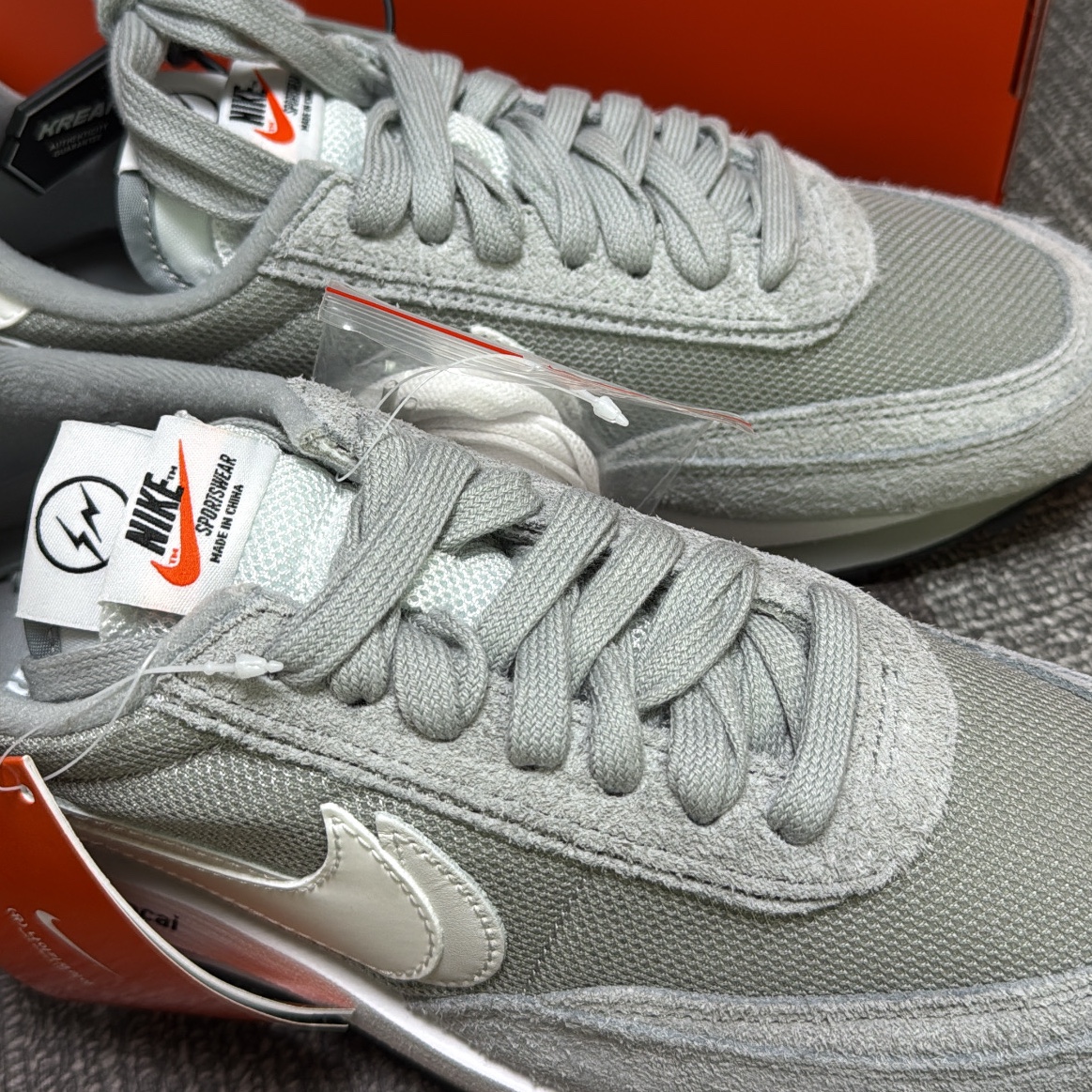 Nike x Sacai x Fragment LDWaffle Light Smoke Grey 착용 스타일