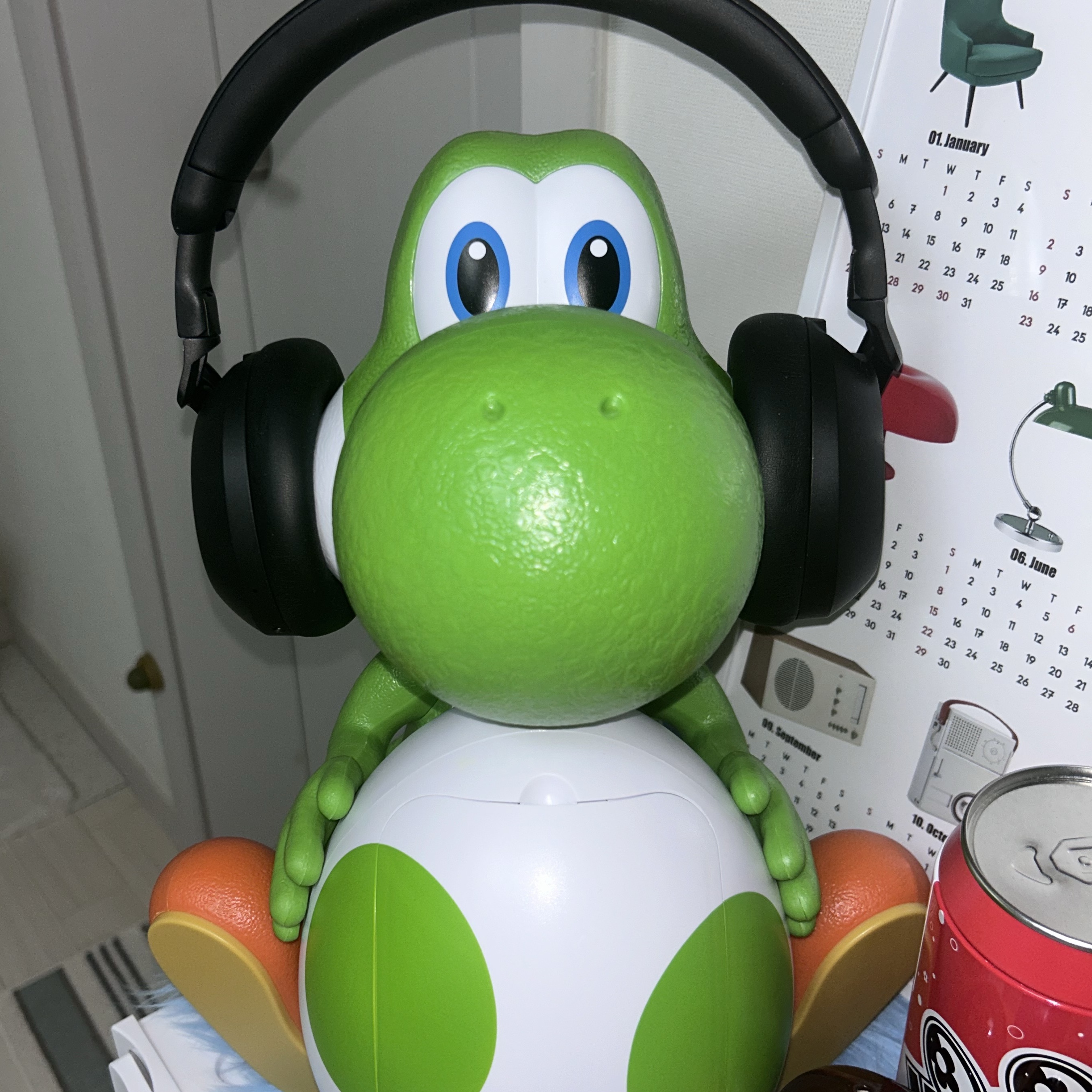 CGV x Super Mario Yoshi Popcorn Bucket 착용 스타일