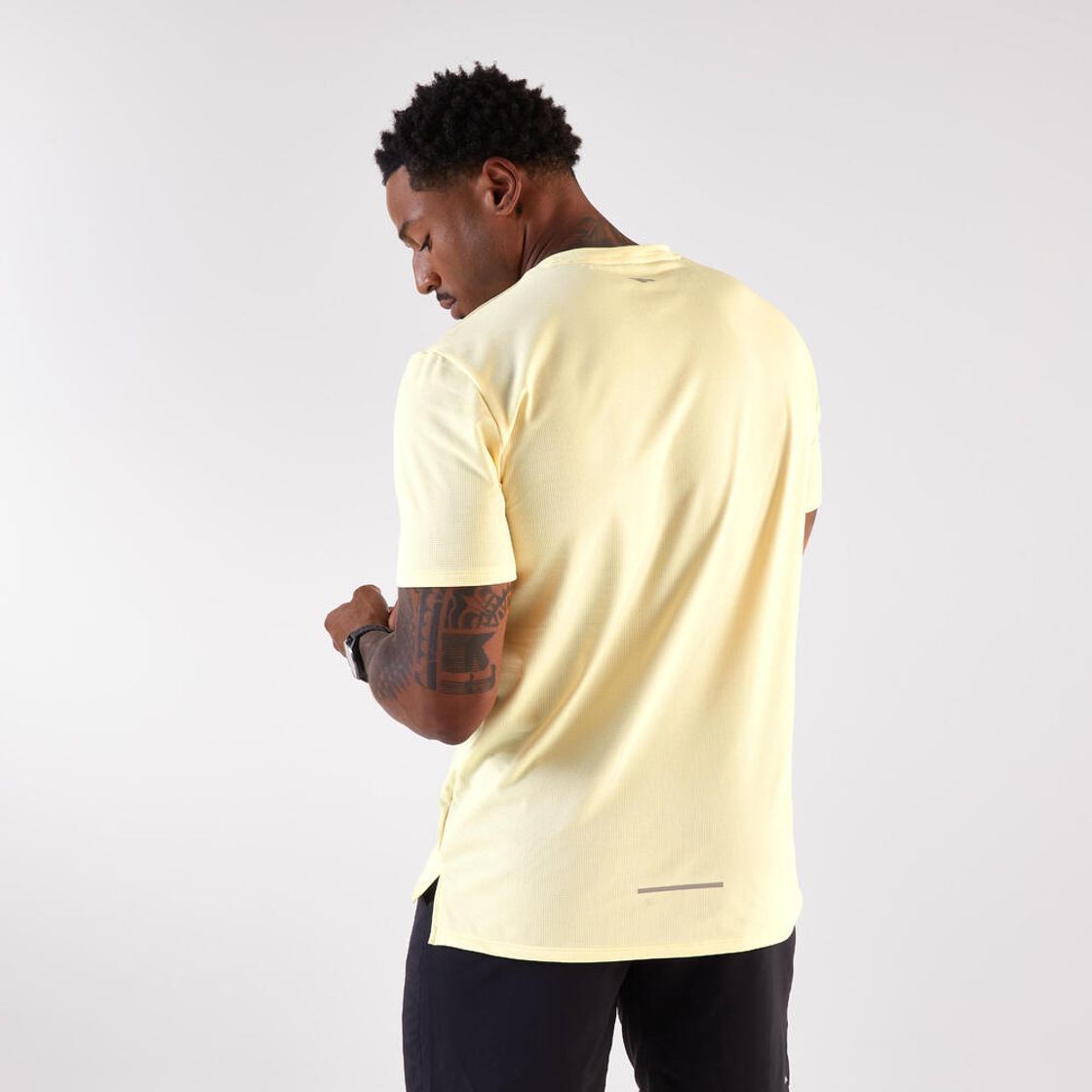 데카트론 남성 러닝 반팔 티 런 드라이 500 바닐라 옐로우(DECATHLON Men's Running Short-Sleeved T-Shirt Run Dry 500 Vanilla Yellow) - 3