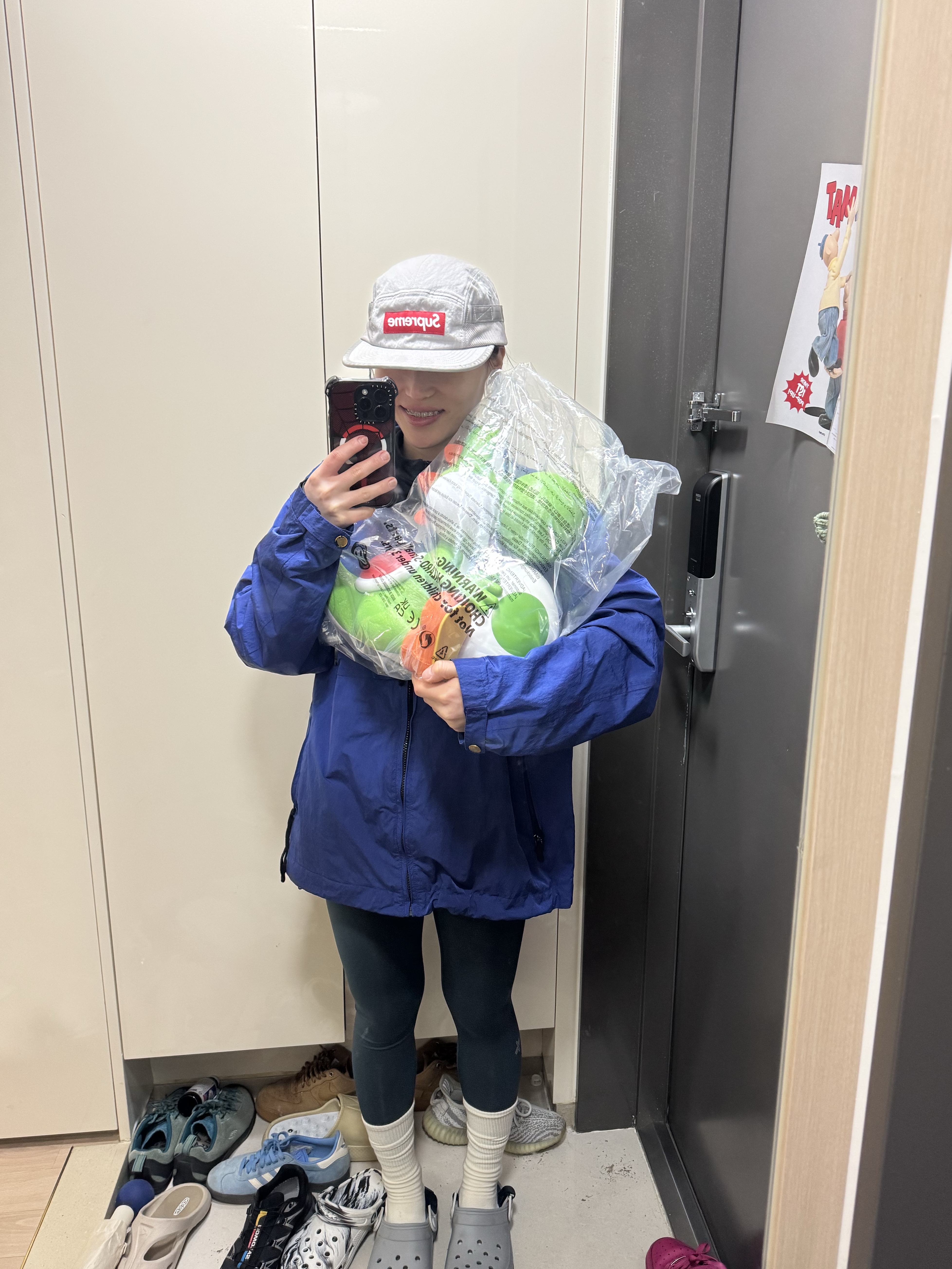 Supreme Mesh Pocket Camp Cap Silver - 24FW, CGV x Super Mario Yoshi Popcorn Bucket 착용 스타일 - 1
