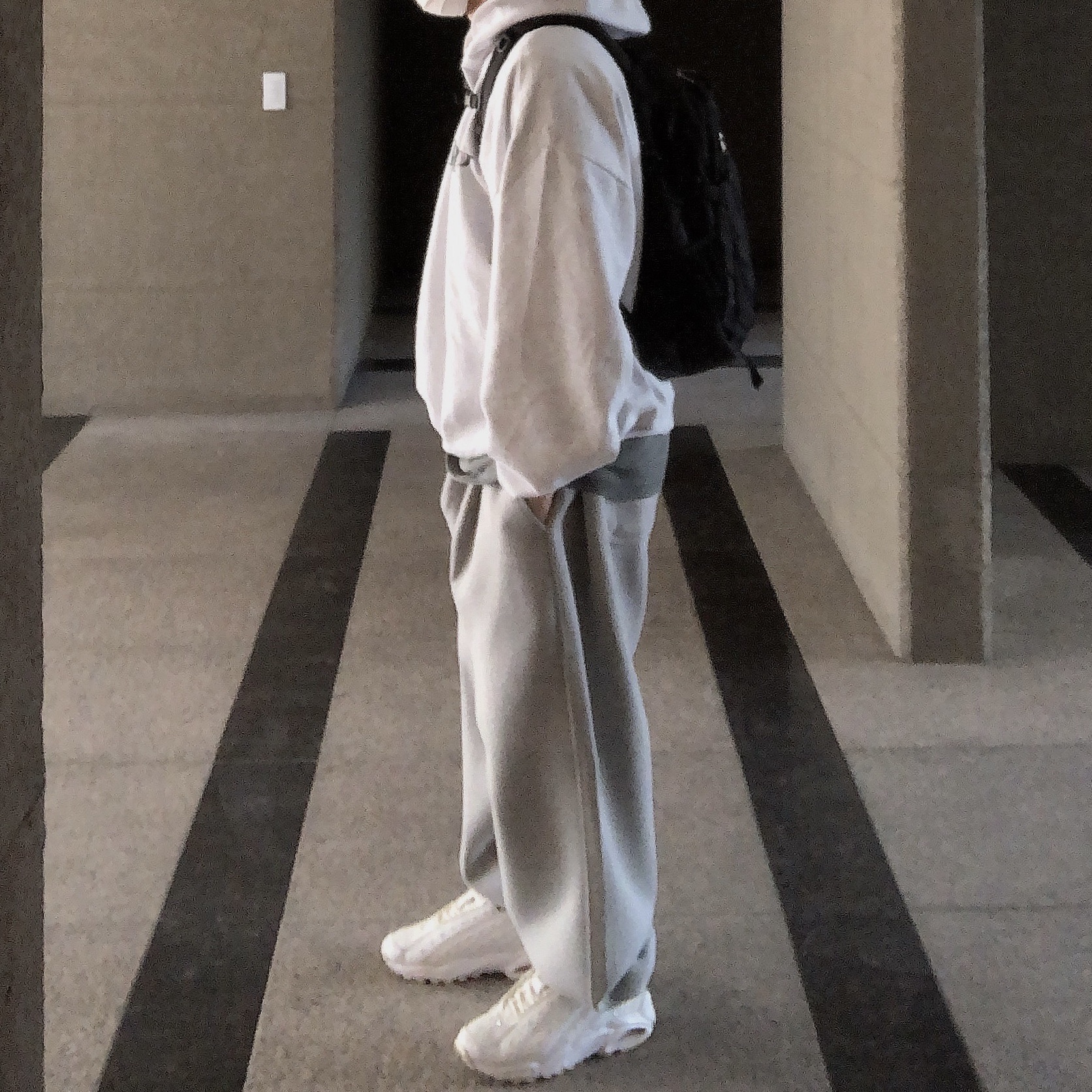 Undermycar Mu.03 Anti Fxxking Logo Play Oversized Sweat Jogger Melange Gray 착용 스타일 - 4