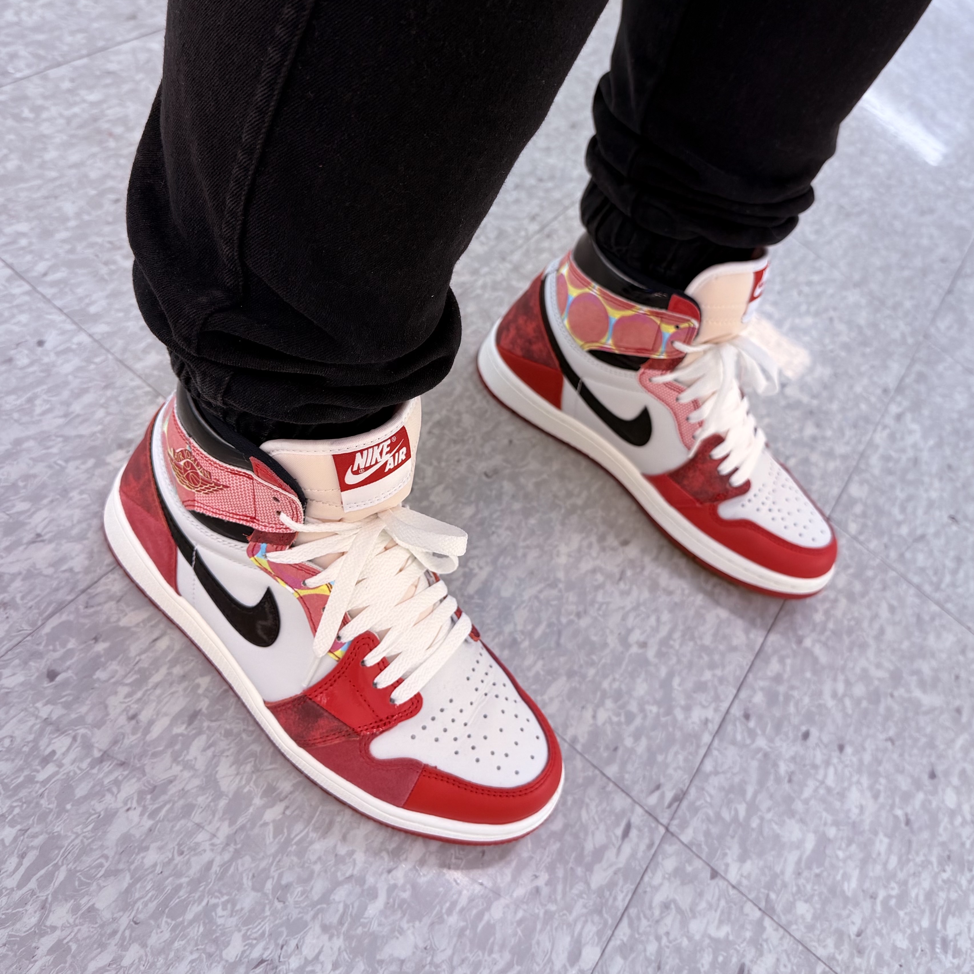 Jordan 1 Retro High Spider-Man Next Chapter 착용 스타일 - 2