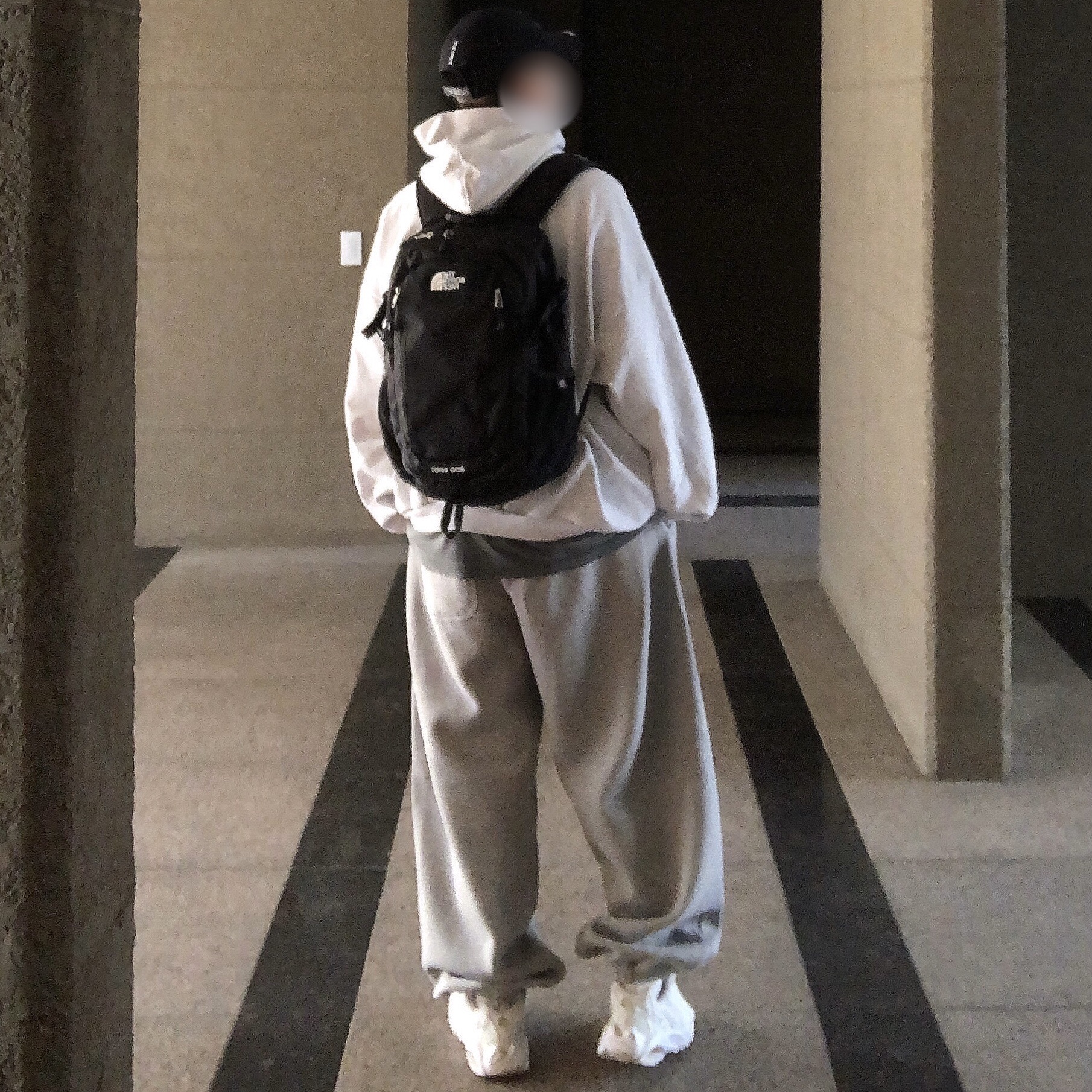 Undermycar Mu.03 Anti Fxxking Logo Play Oversized Sweat Jogger Melange Gray 착용 스타일 - 1