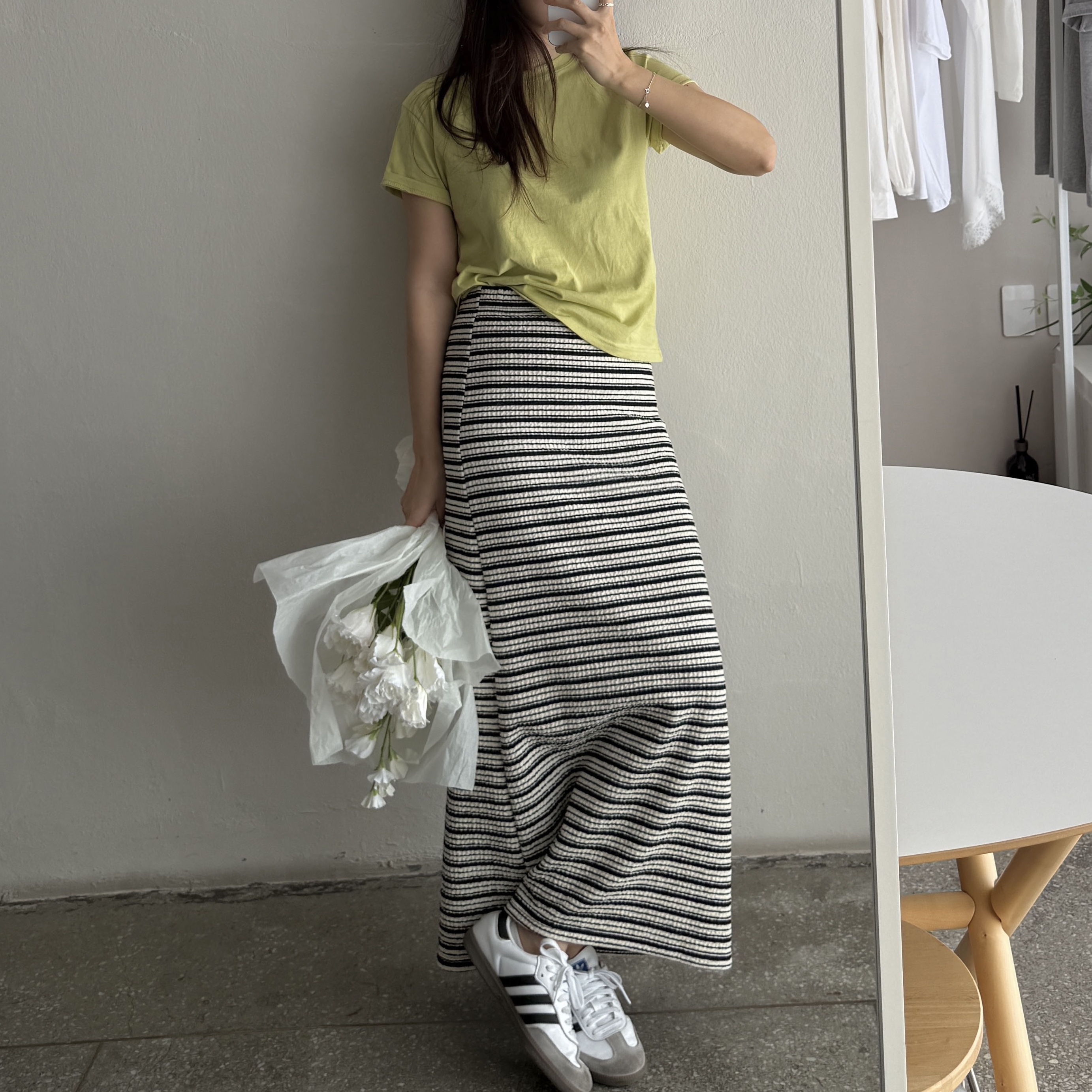 Adidas Samba OG Cloud White 착용 스타일 - 2