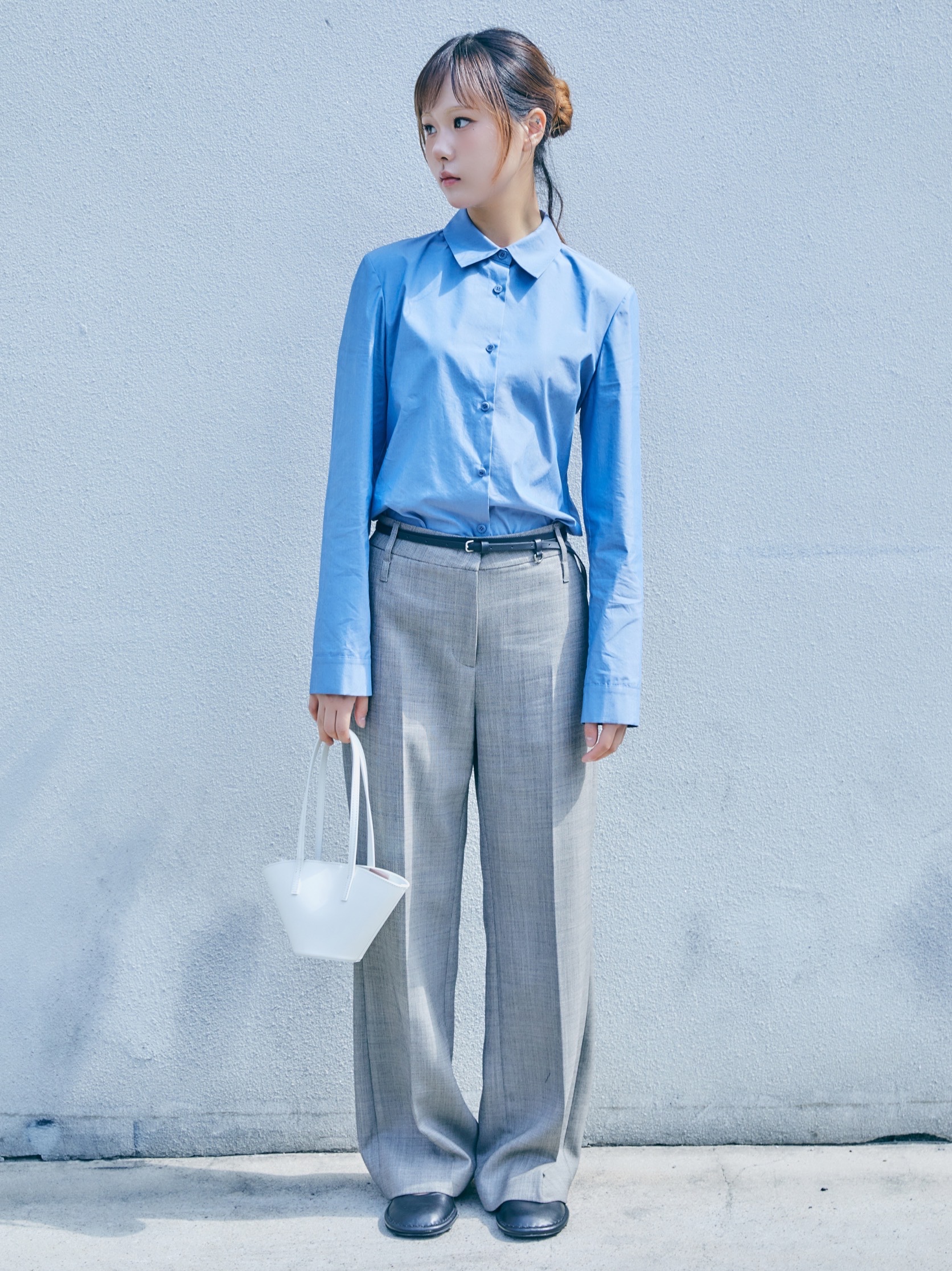 Amomento Women Leather Belt 1cm Black - 26SS, Amomento Women Wool Flared Pants Grey Beige - 26SS 착용 스타일 - 2