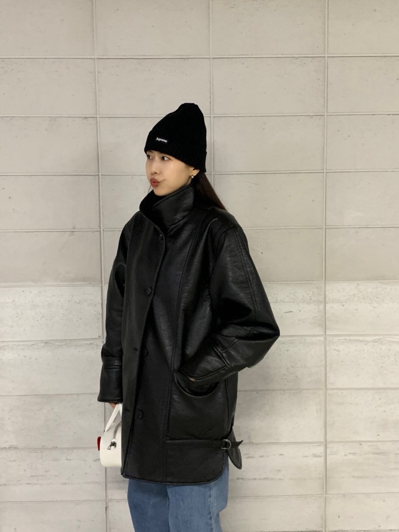 Supreme Overdyed Beanie Black, Low Classic T-1 Lc Vibram Sneakers Silver 착용 스타일 - 4