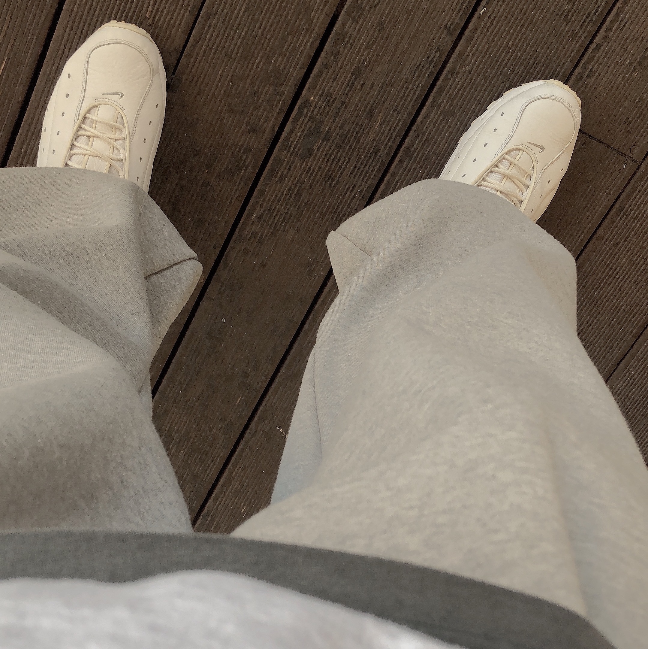 Undermycar Mu.03 Anti Fxxking Logo Play Oversized Sweat Jogger Melange Gray, Nike x Drake Nocta Hot Step Air Terra Triple White 착용 스타일 - 1