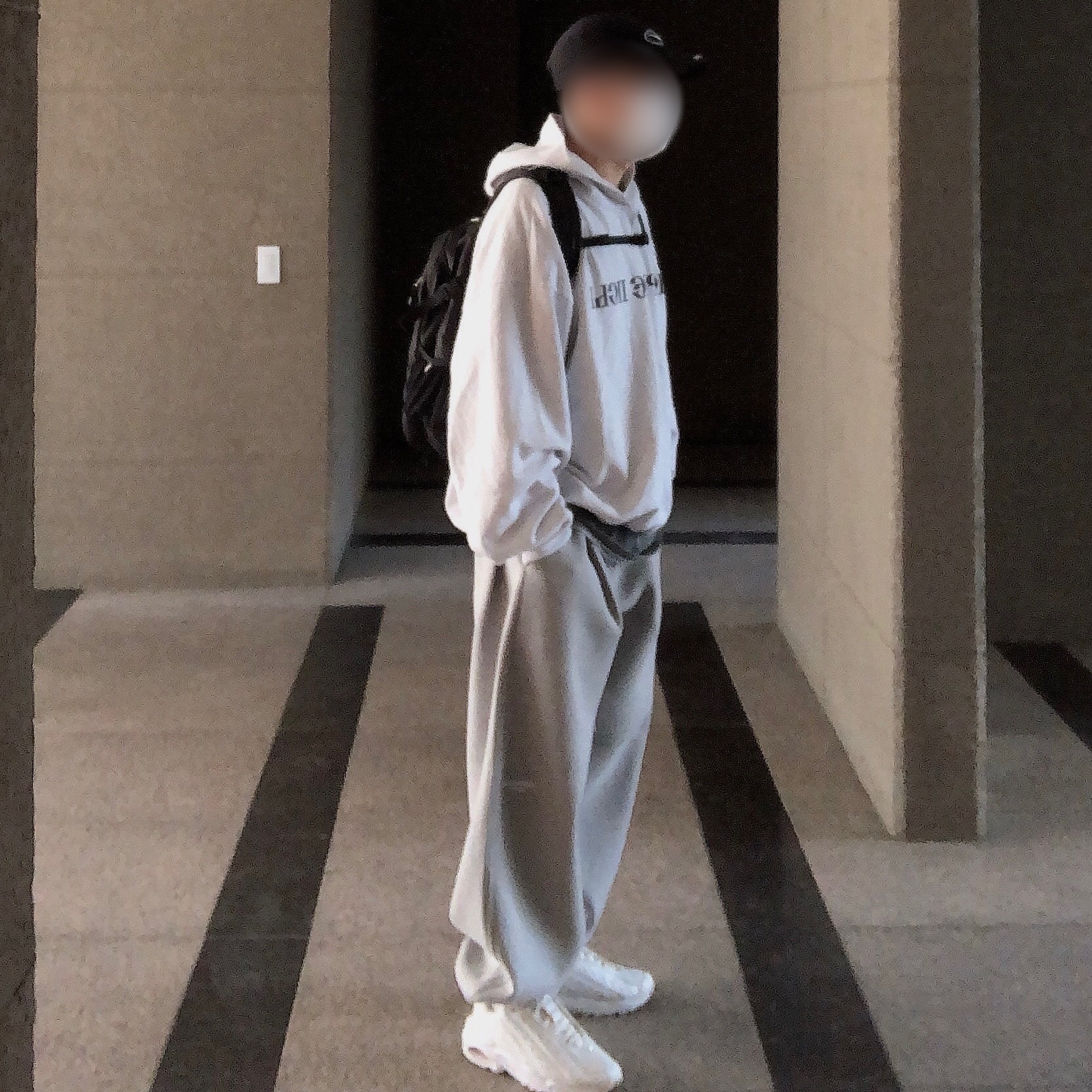 Undermycar Mu.03 Anti Fxxking Logo Play Oversized Sweat Jogger Melange Gray 착용 스타일 - 2