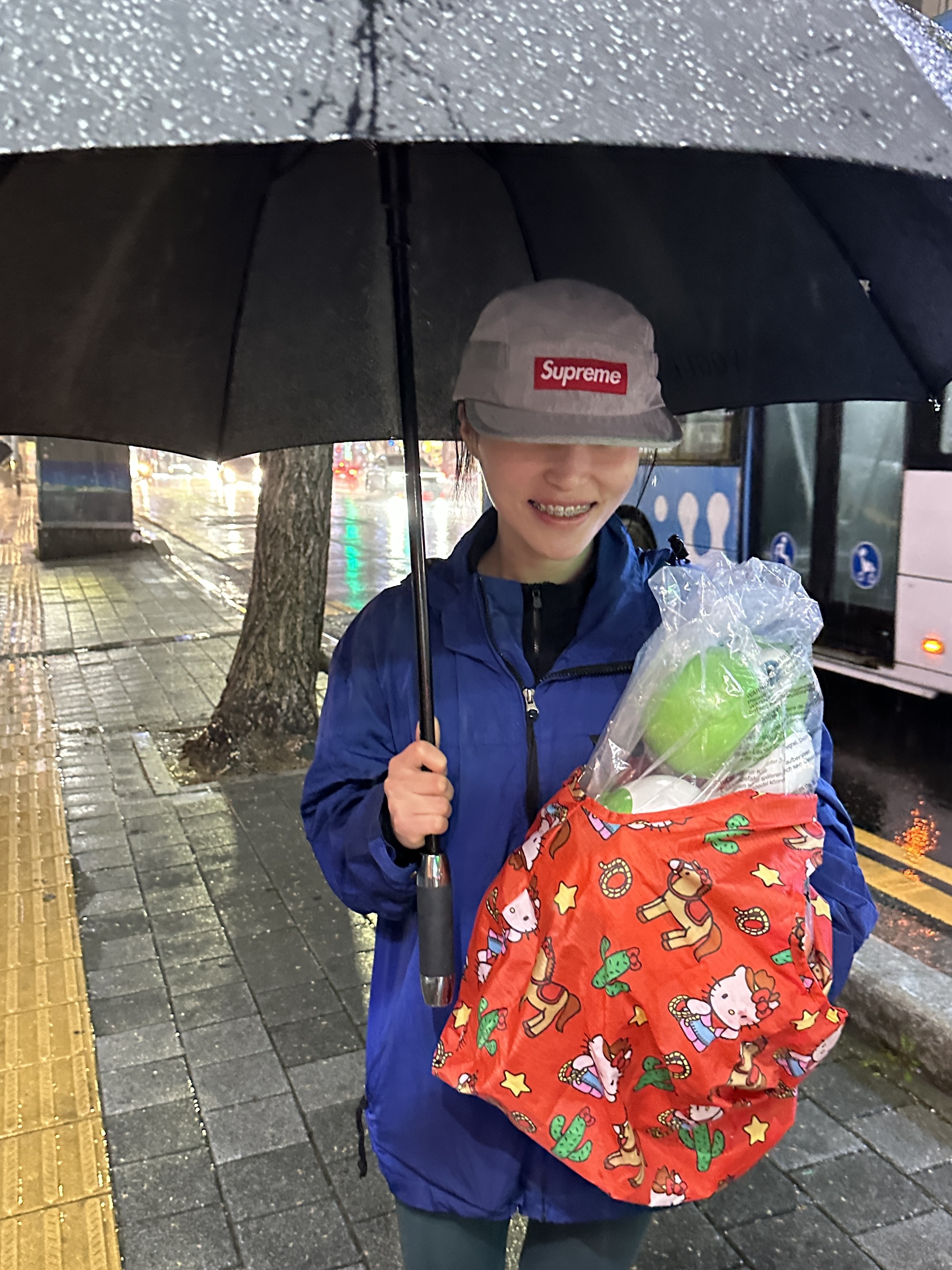 Supreme Mesh Pocket Camp Cap Silver - 24FW, CGV x Super Mario Yoshi Popcorn Bucket 착용 스타일 - 3