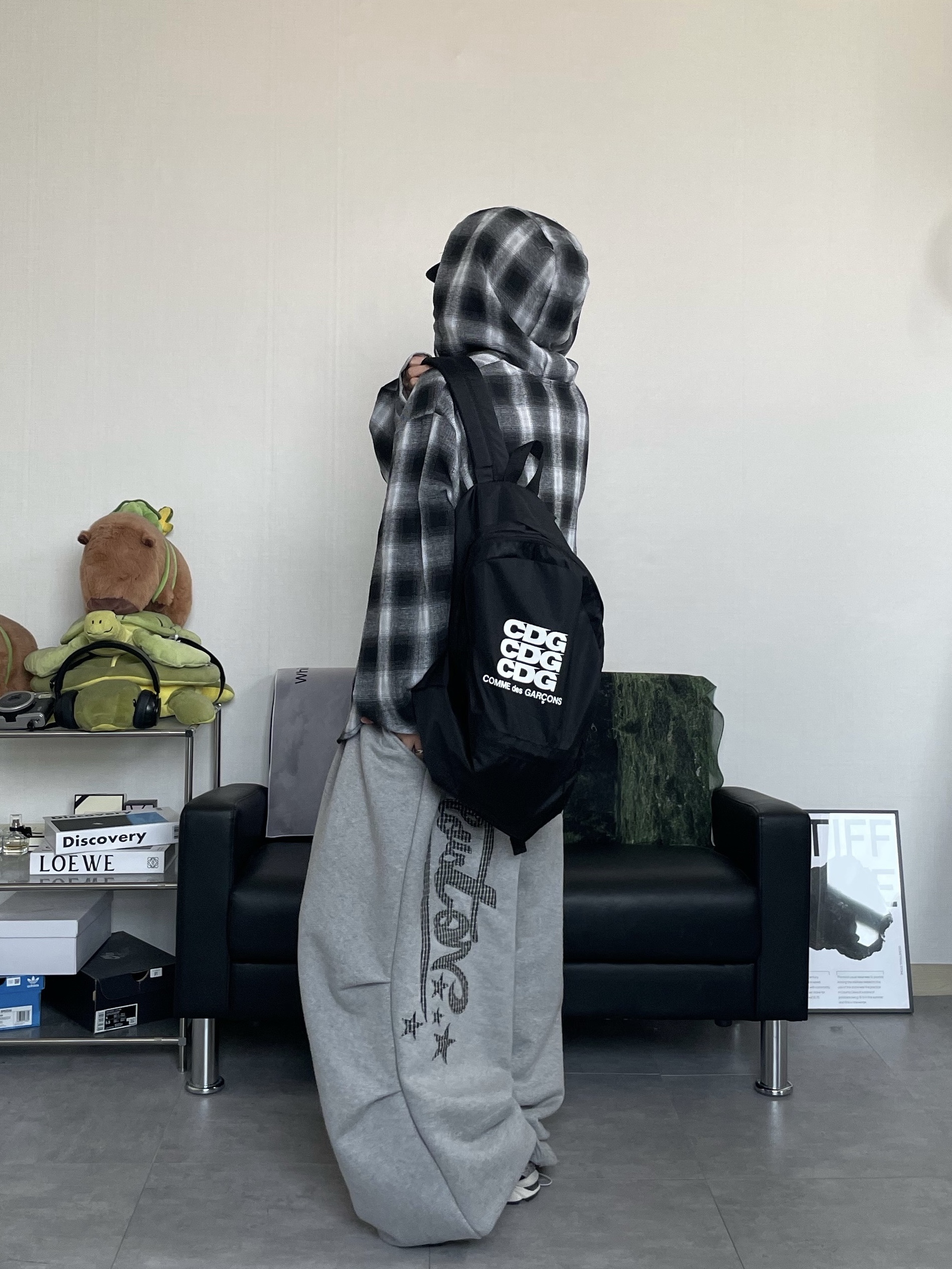 CDG Backpack Black 착용 스타일 - 2