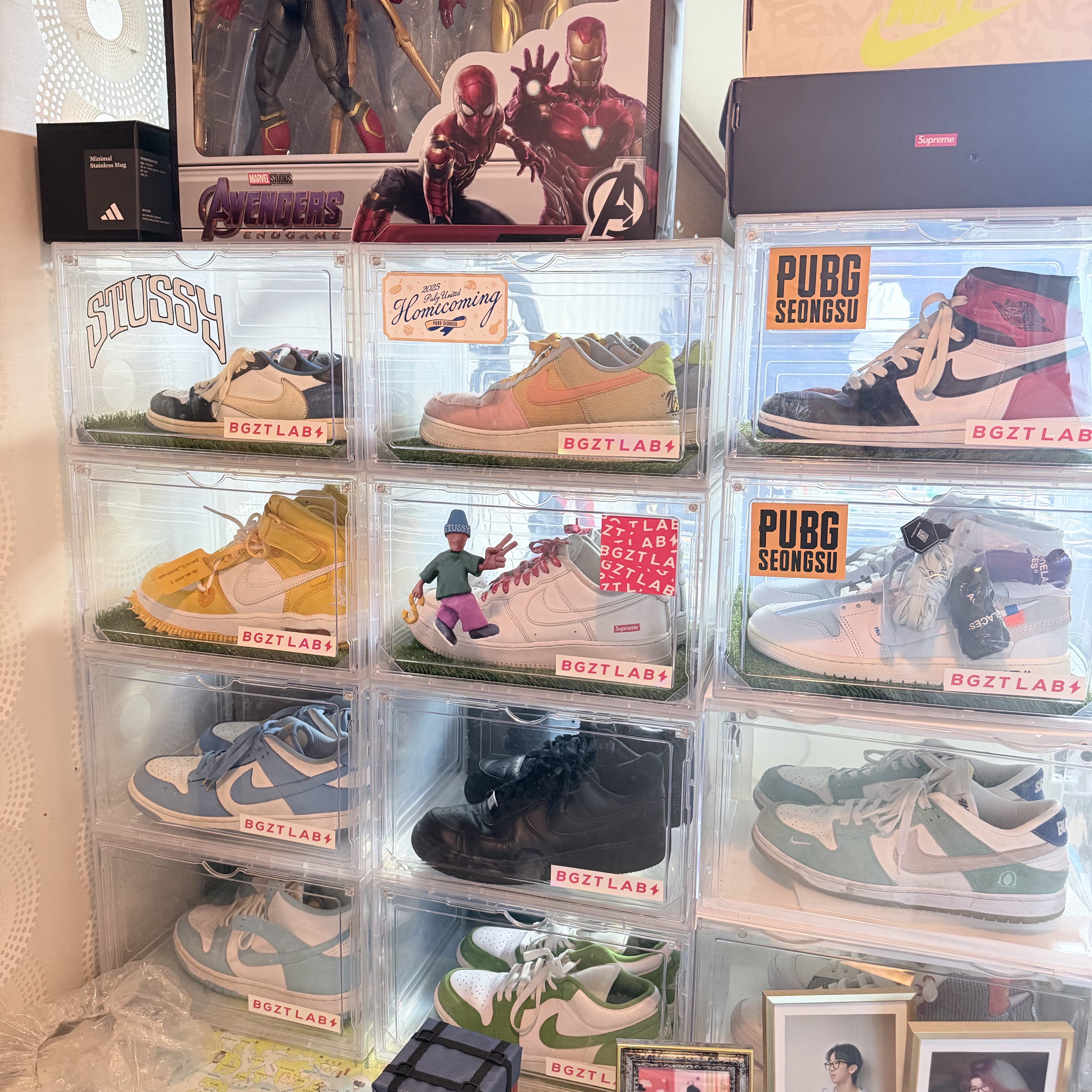 Jordan 1 x Virgil Abloh Archive Retro High Alaska White, Jordan 1 x Travis Scott x Fragment Retro Low OG SP Military Blue 착용 스타일 - 2