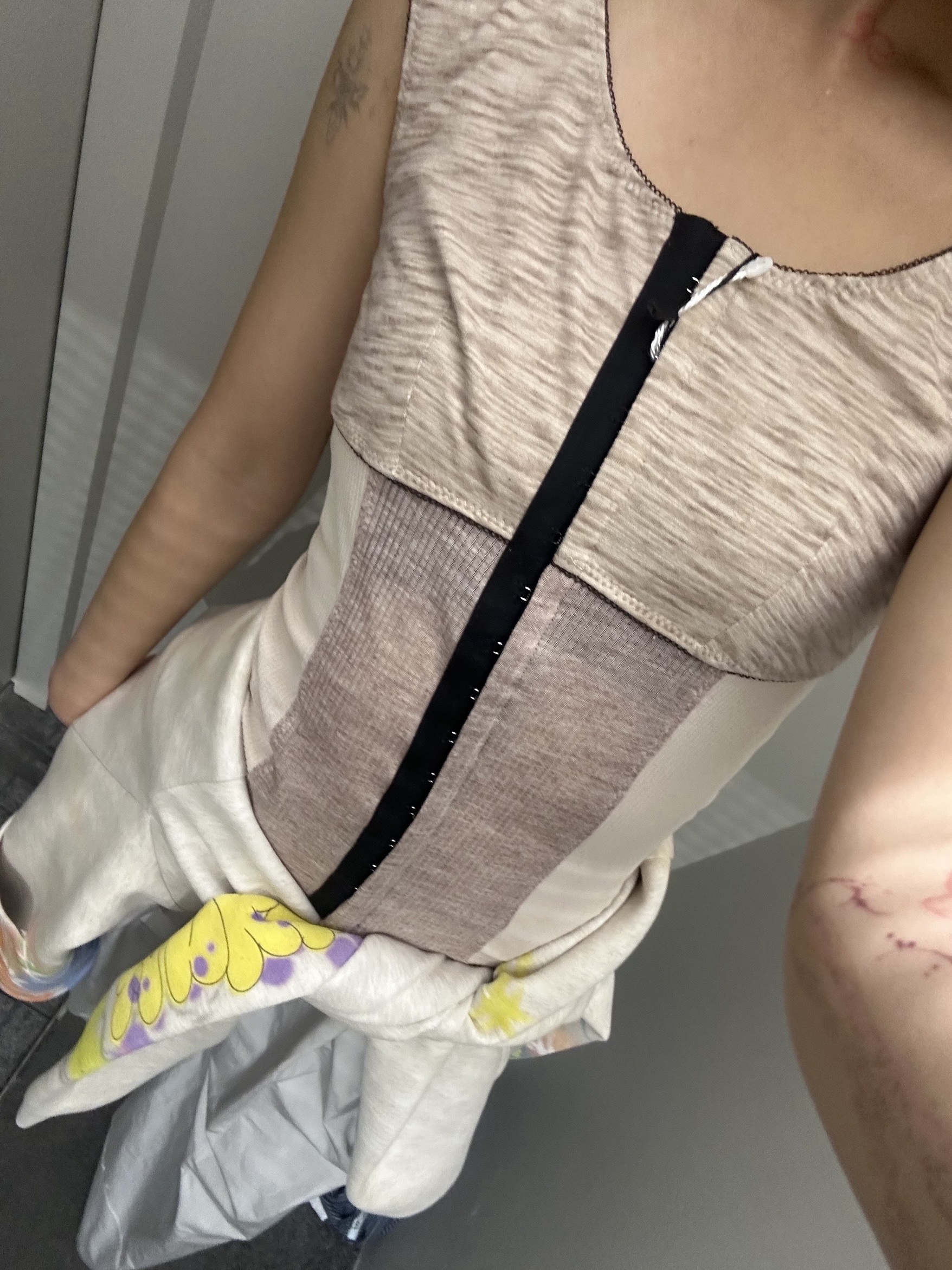 Perverze Women Hook And Eye Jersey Top Beige - 26SS 착용 스타일 - 2