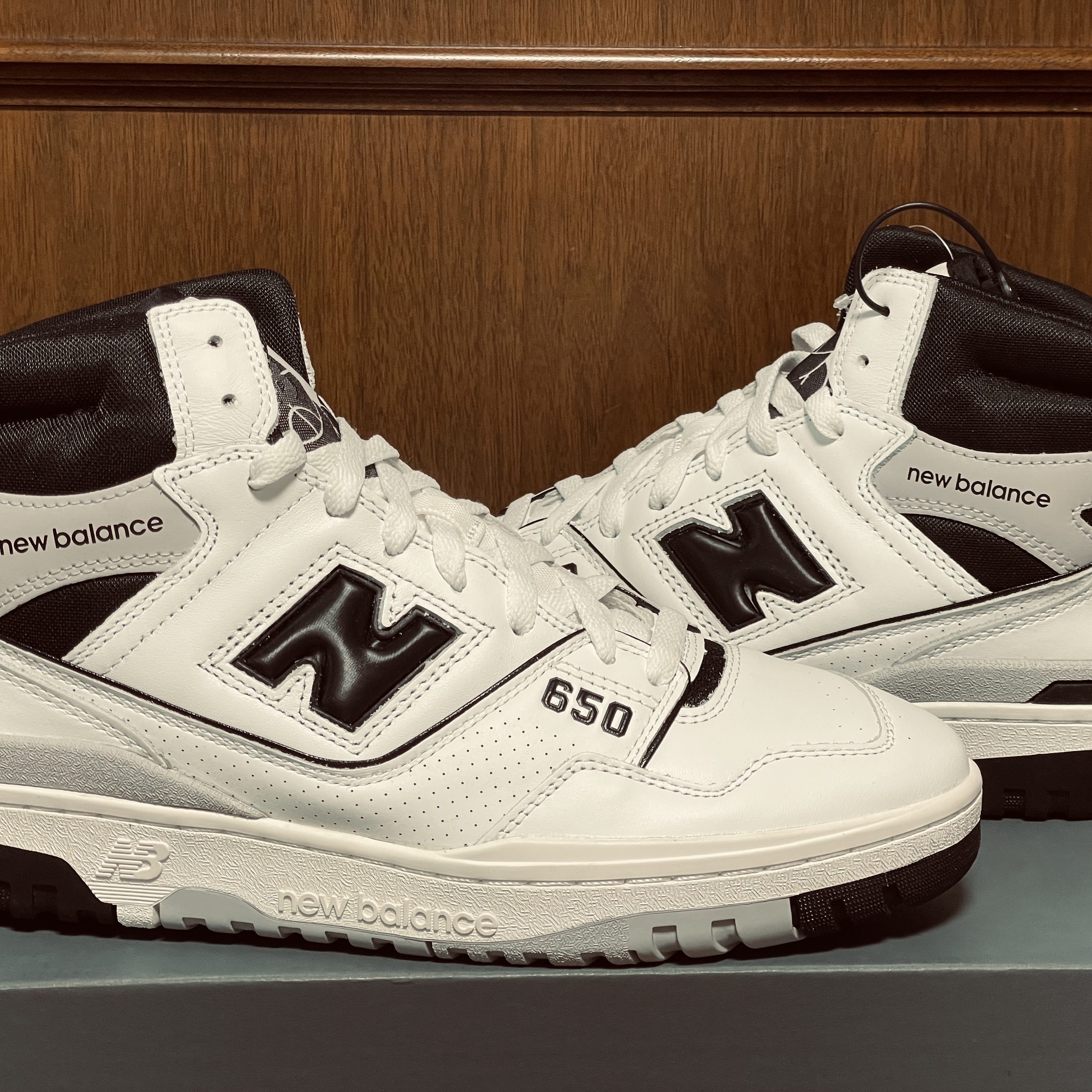 New Balance 650R White Black Grey, New Balance x Aime Leon Dore 550 Warm Sand 착용 스타일 - 6