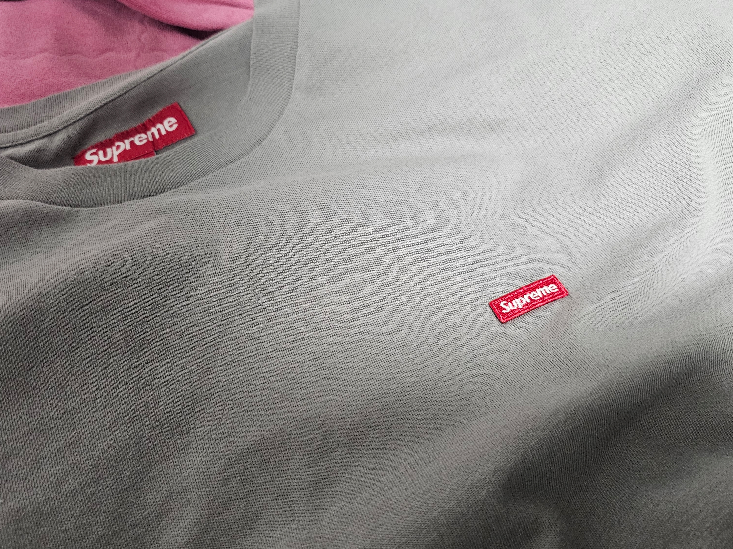 Supreme Small Box L/S T-Shirt Grey - 26SS 착용 스타일