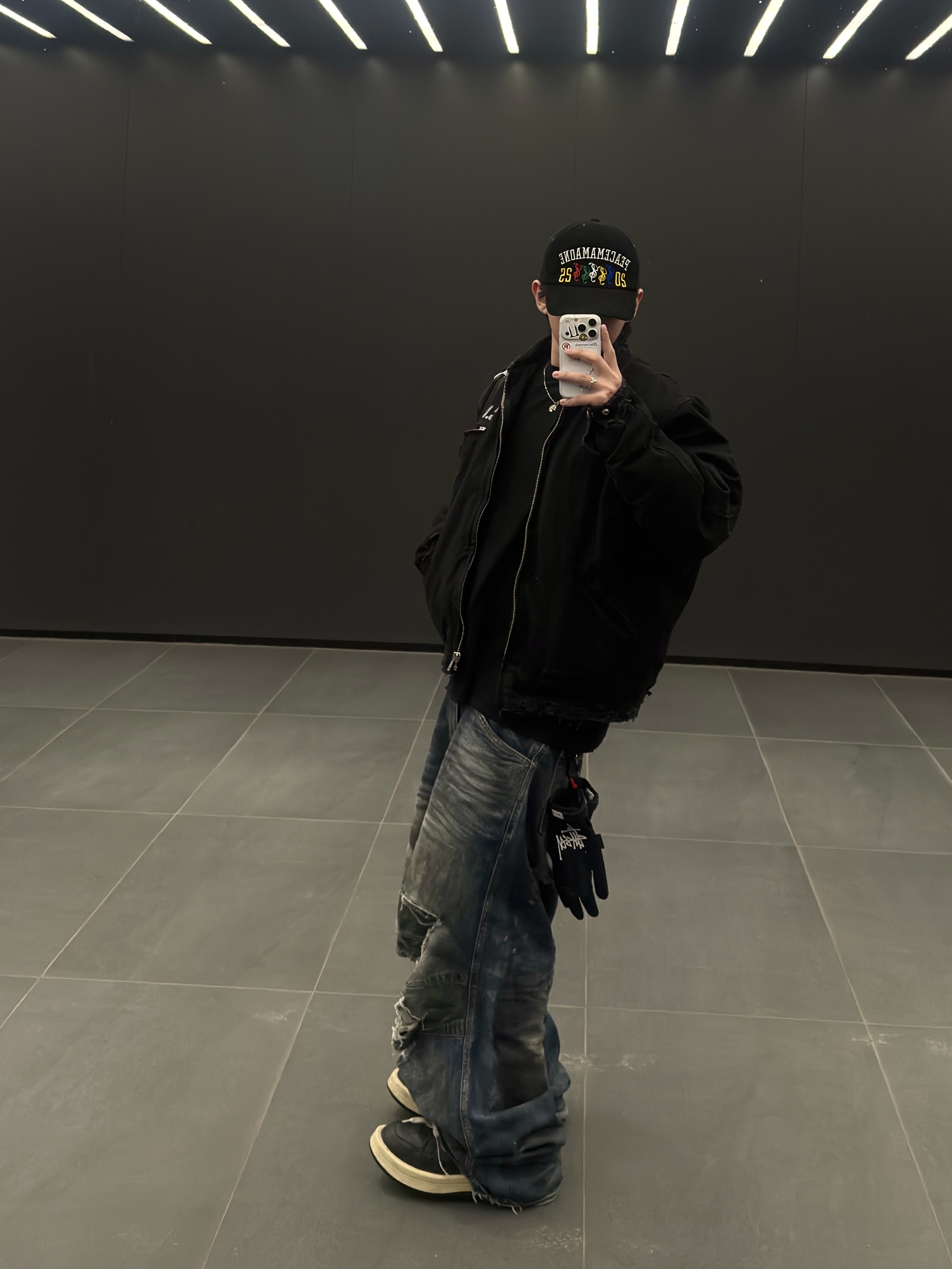 Converse x Drkshdw Turbowpn Black Cream, Stussy Mechanix Gloves Black 착용 스타일 - 3