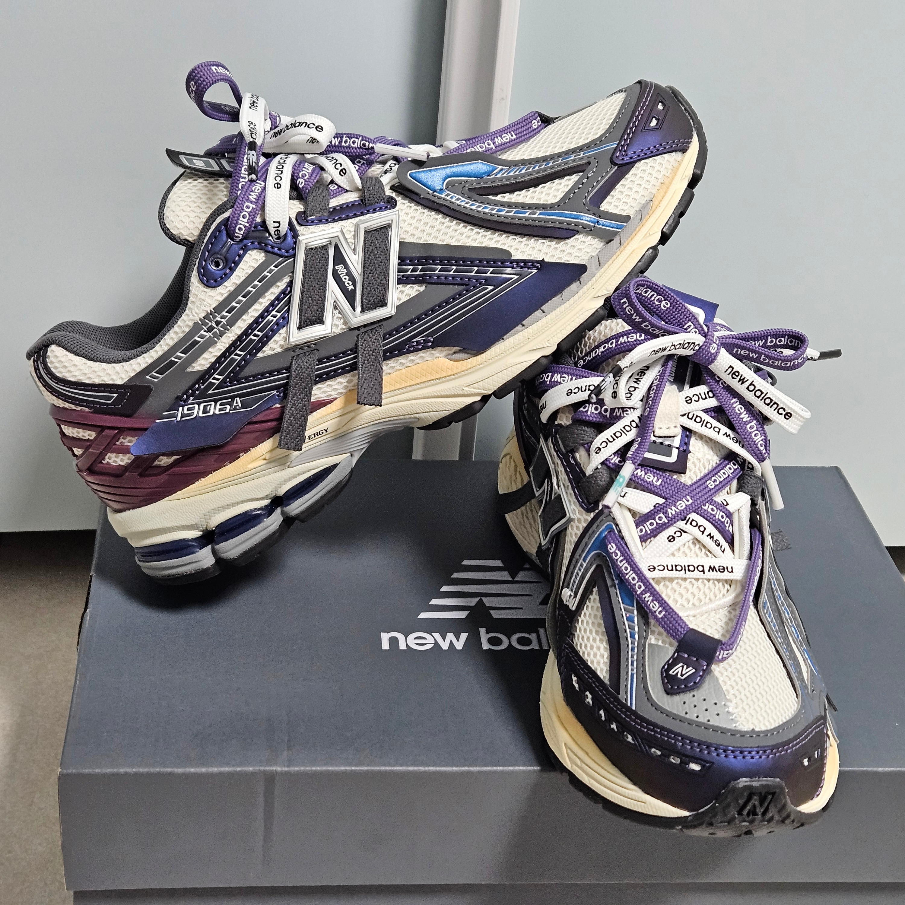 New Balance 1906A Inkwell Sea Salt 착용 스타일 - 1