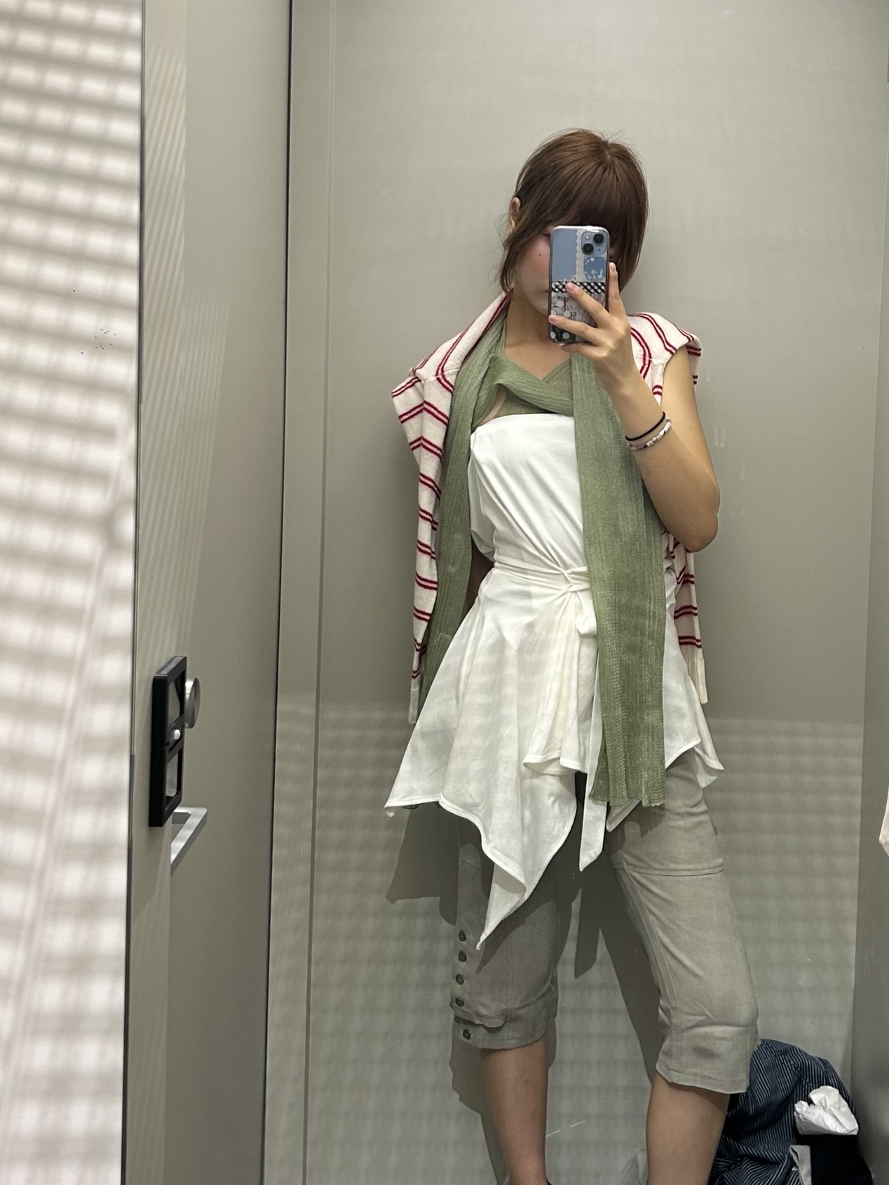 Nache Women Incline Draping Tank Top Ivory - 26SS, Ulika Sanctus Women Sheer Tank Top Green - 26SS 착용 스타일 - 1