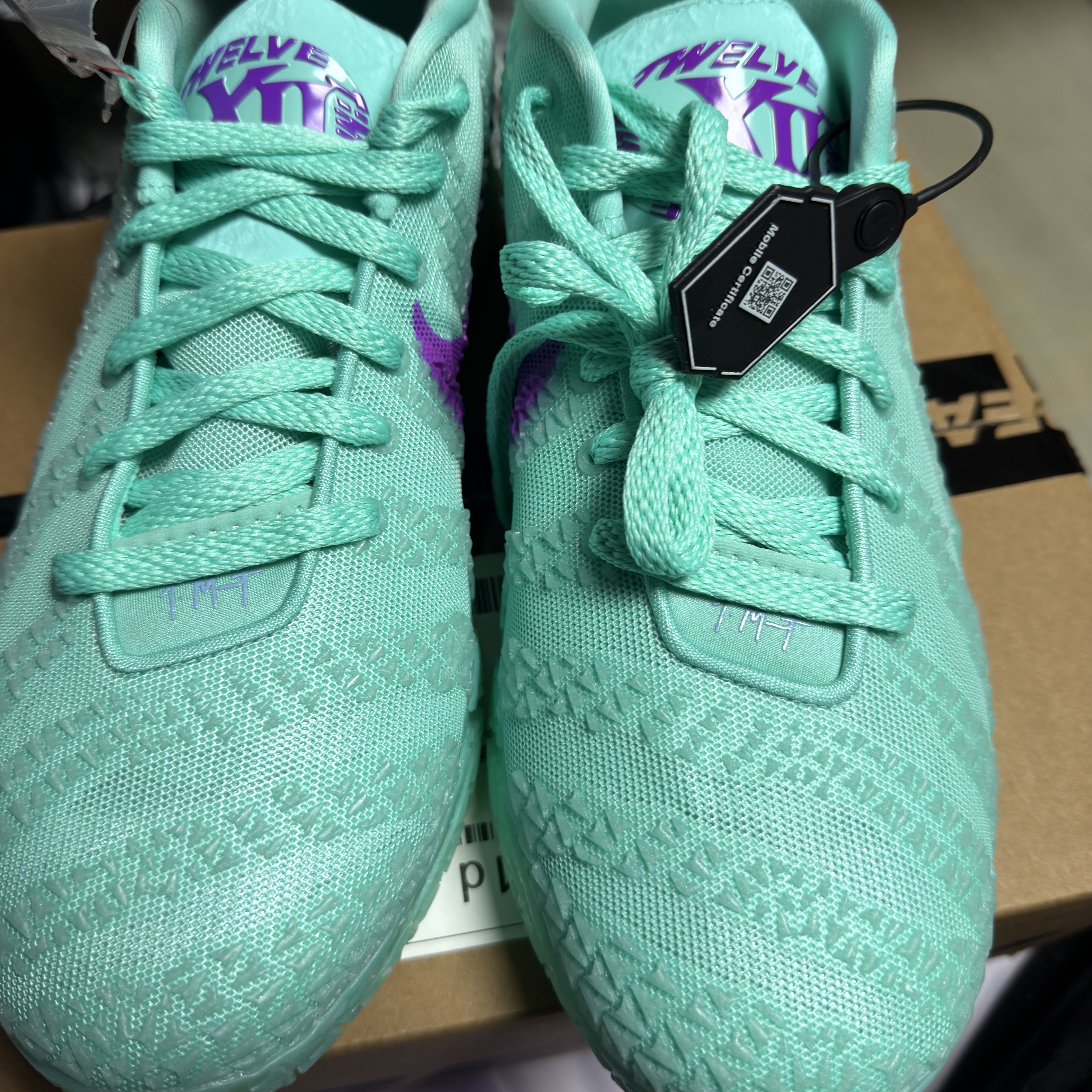 Nike Ja 3 EP Twelve Time Bleached Turquoise Safety Orange 착용 스타일