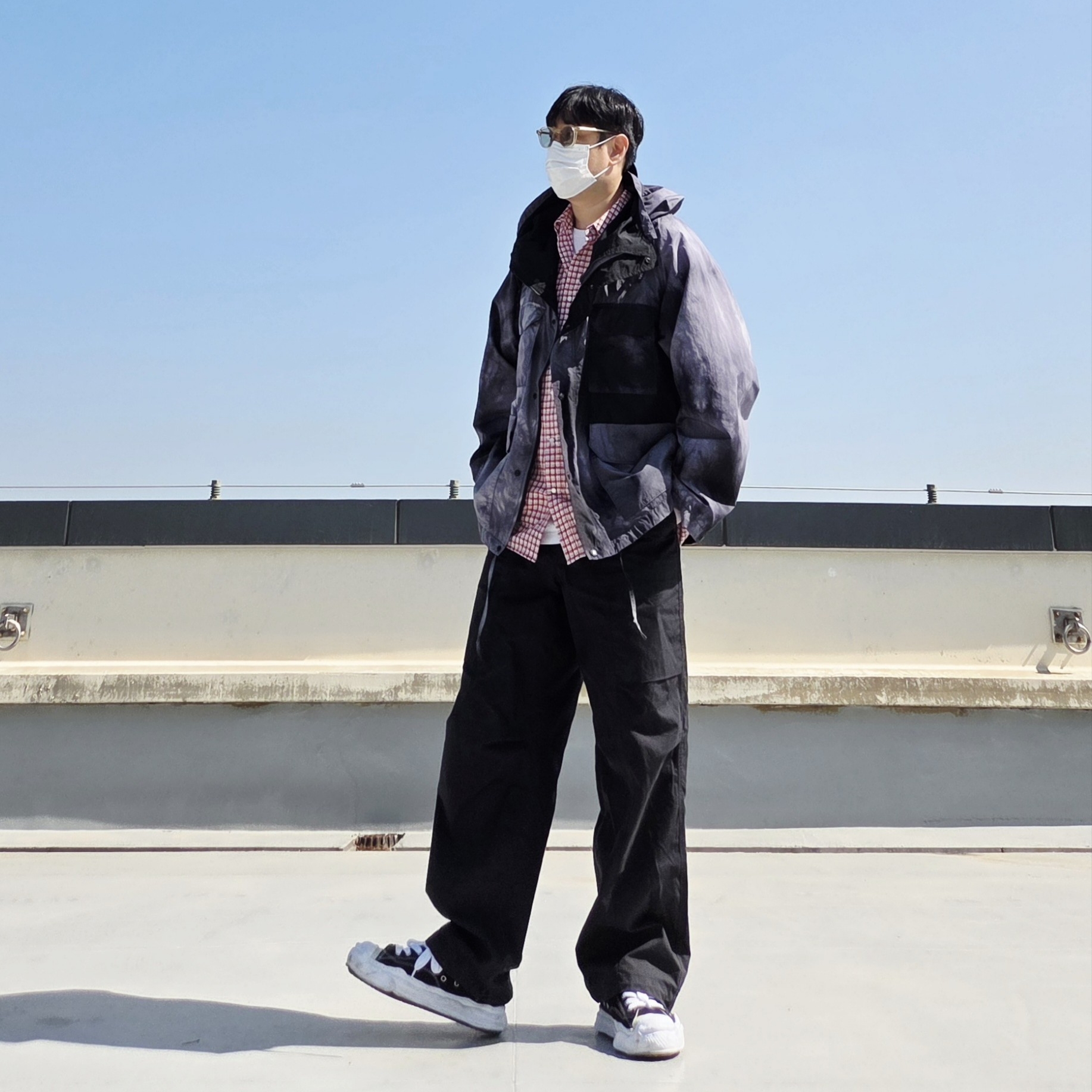 Maison Mihara Yasuhiro Hank OG Sole Canvas Low-top Sneakers Black 착용 스타일 - 4