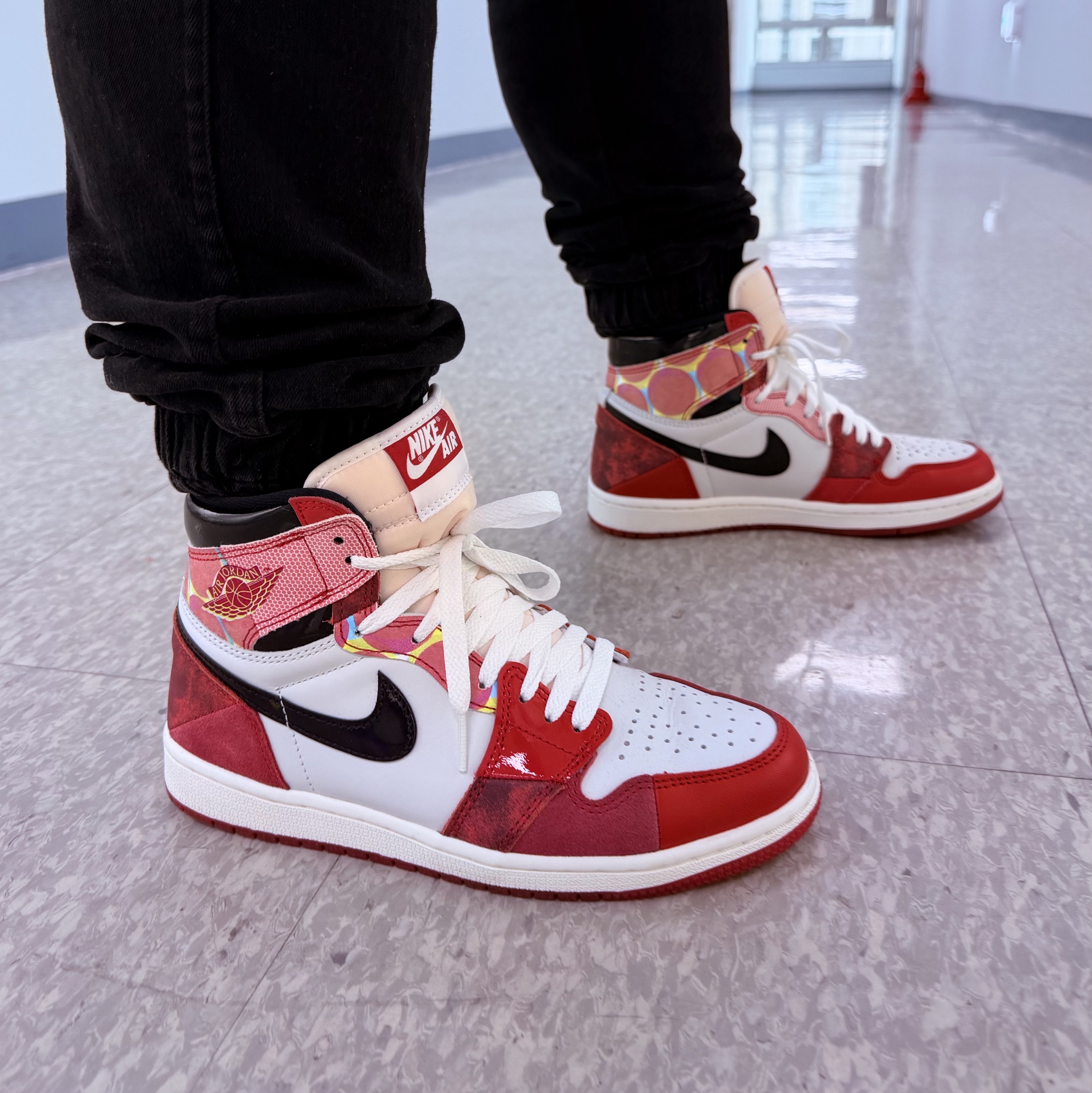 Jordan 1 Retro High Spider-Man Next Chapter 착용 스타일 - 1