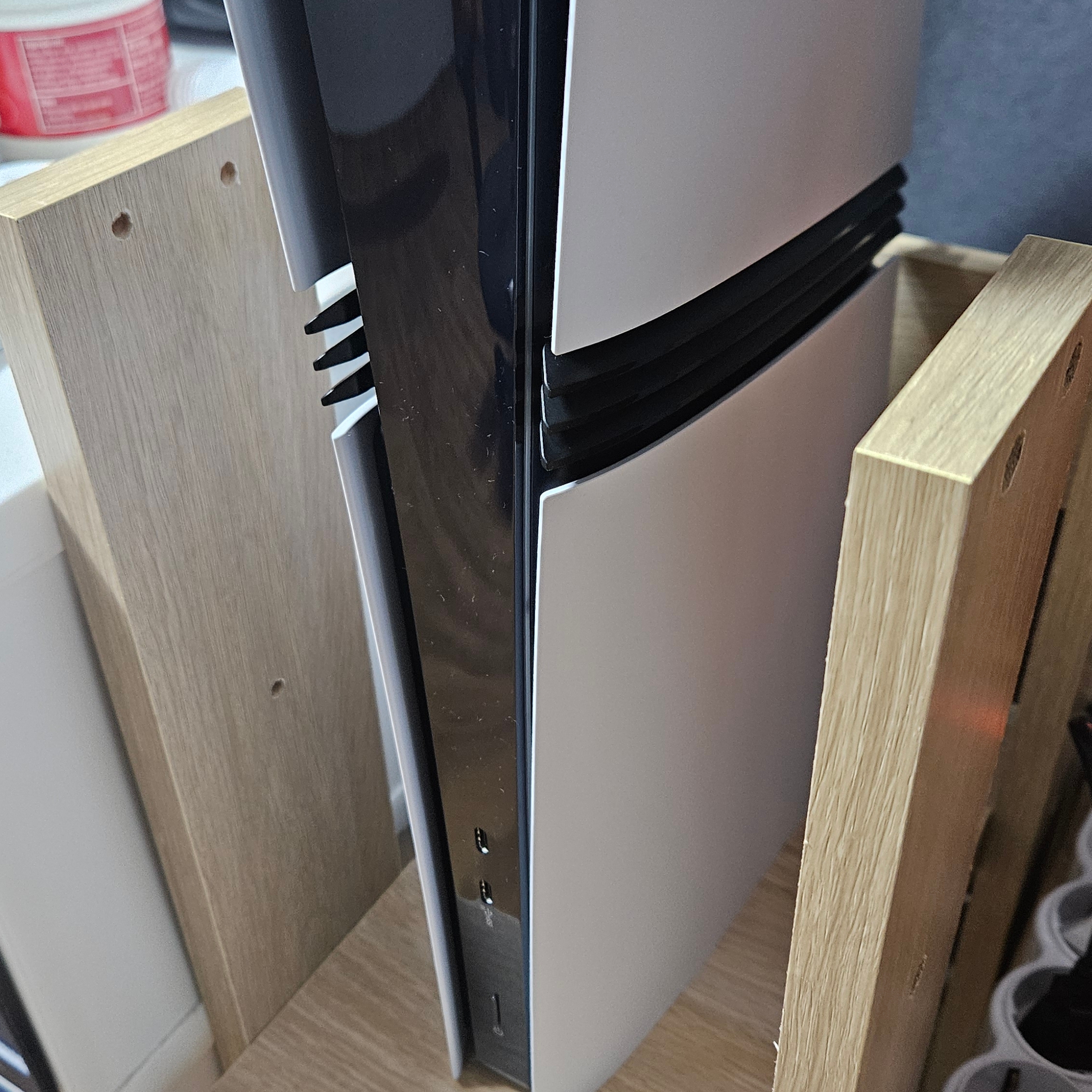 [7% 적립] PlayStation 5 Pro - 2TB 착용 스타일