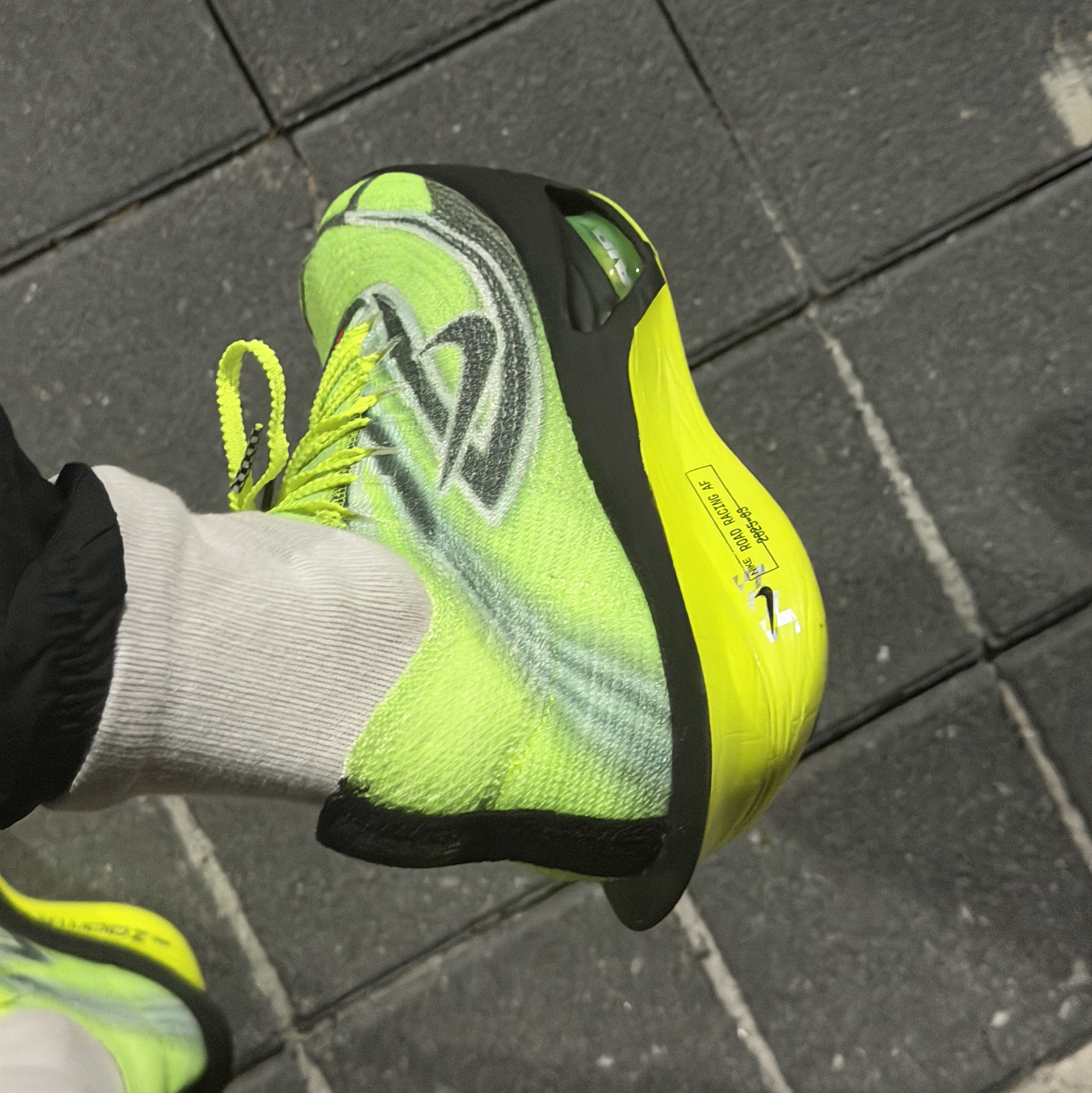 Nike Air Zoom Alphafly Next% 3 Multicolor Volt 착용 스타일 - 2