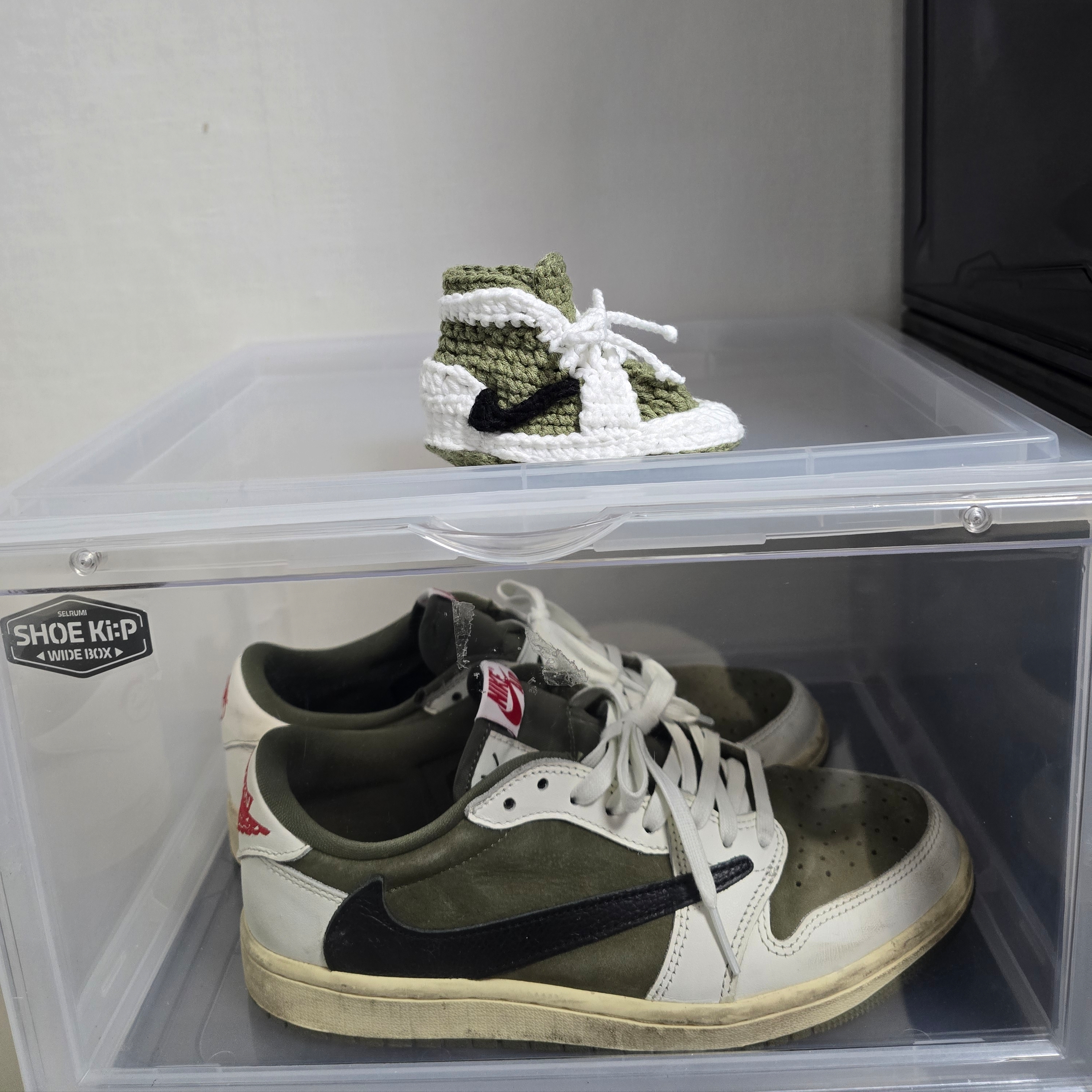 Jordan 1 x Travis Scott Retro Low OG SP Reverse Olive 착용 스타일
