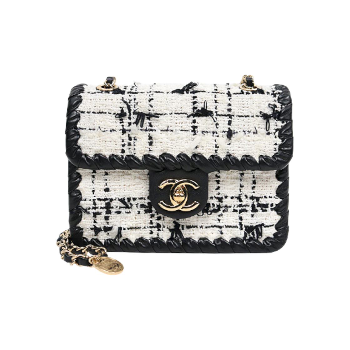 ITU9AGDWALQ2 Chanel White and Black Tweed Flap Chain Shoulder Bag