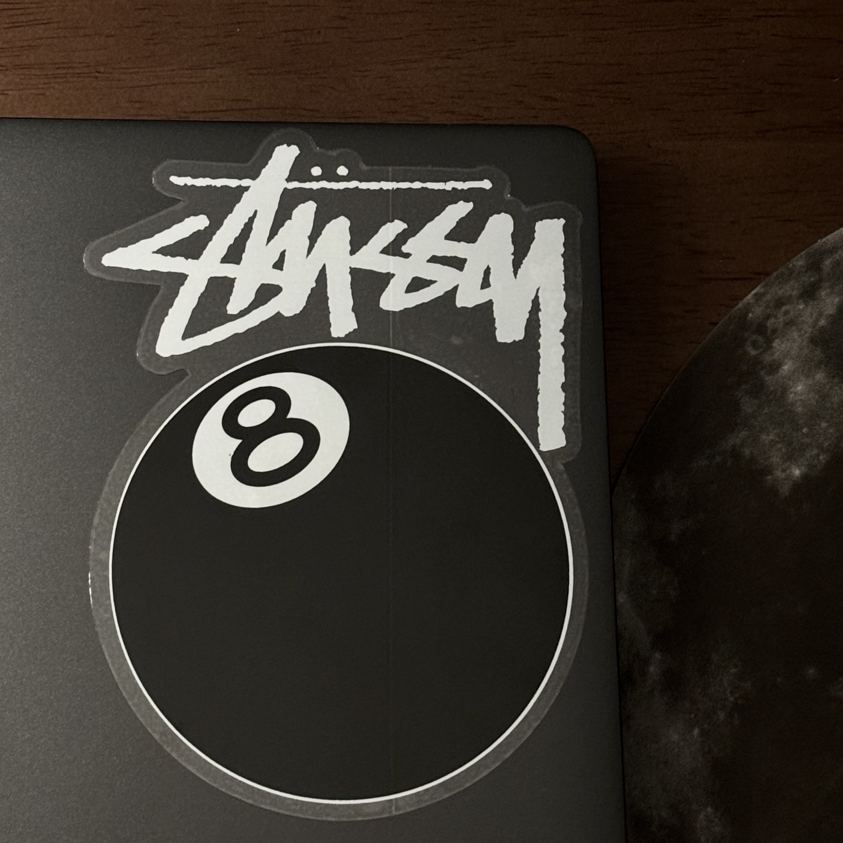 Stussy 8 Ball T-Shirt White 착용 스타일