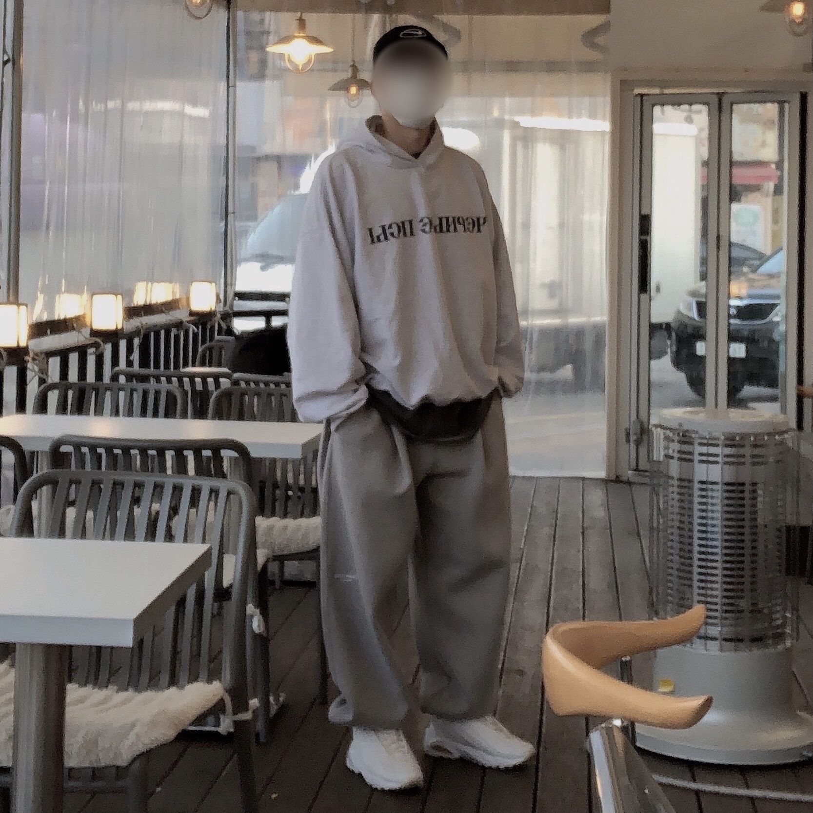 Yeezy x Gosha Rubchinskiy YZY Black Dogs Hoodie Heather Grey, Undermycar Mu.03 Anti Fxxking Logo Play Oversized Sweat Jogger Melange Gray 착용 스타일 - 2