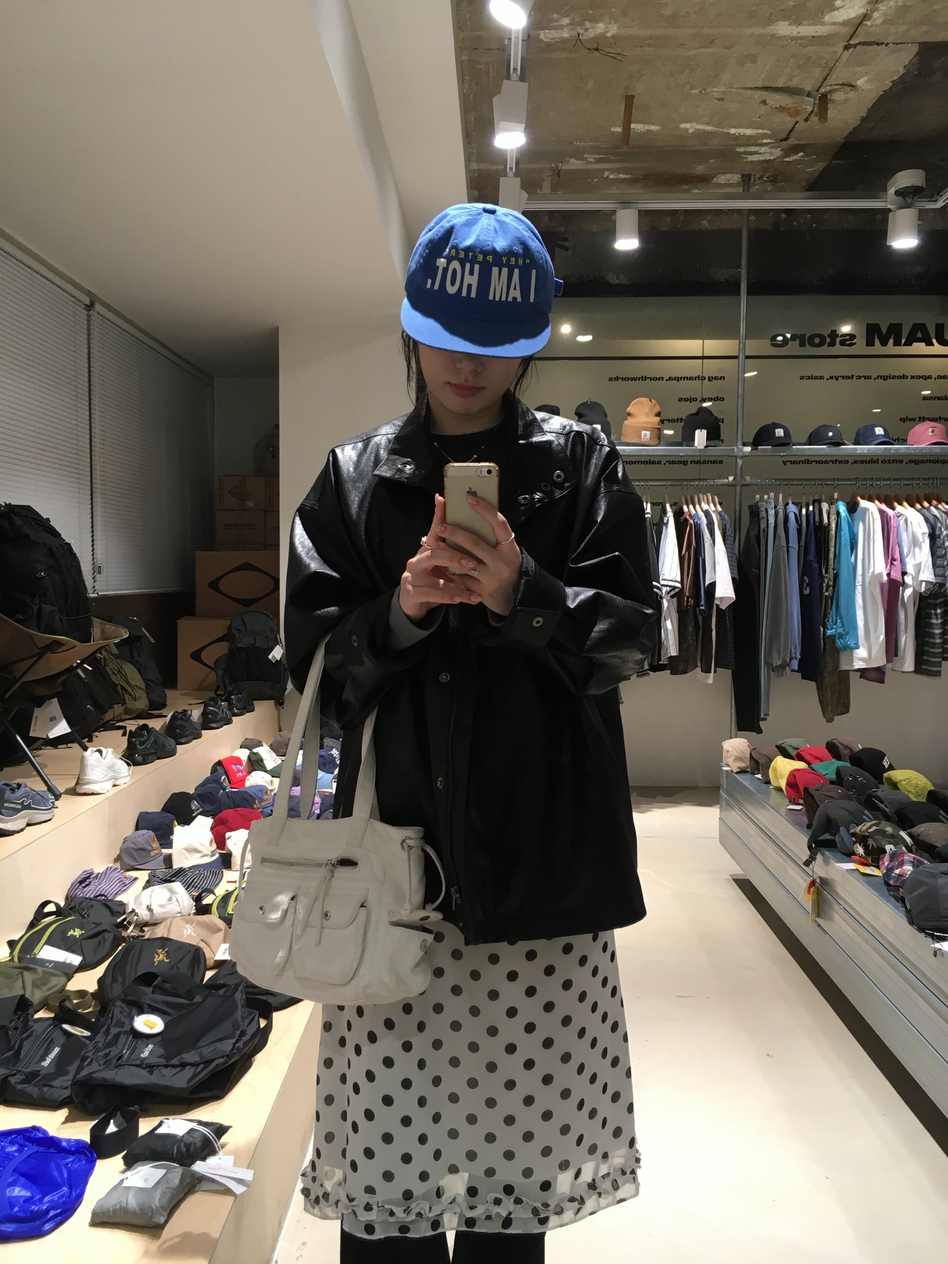 My Name is Peter I Am Hot Cap Blue 착용 스타일