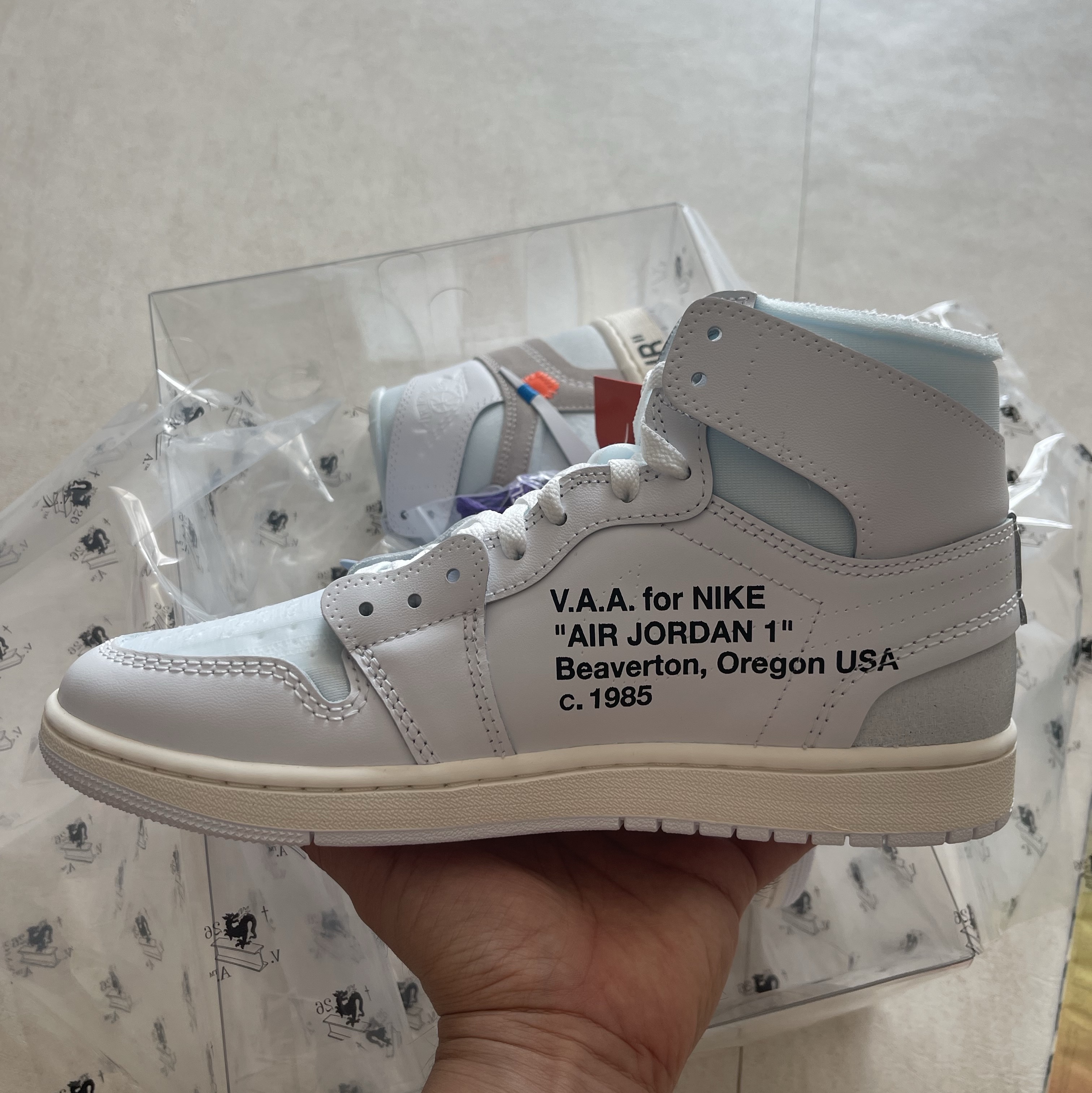 Jordan 1 x Virgil Abloh Archive Retro High Alaska White 착용 스타일 - 3