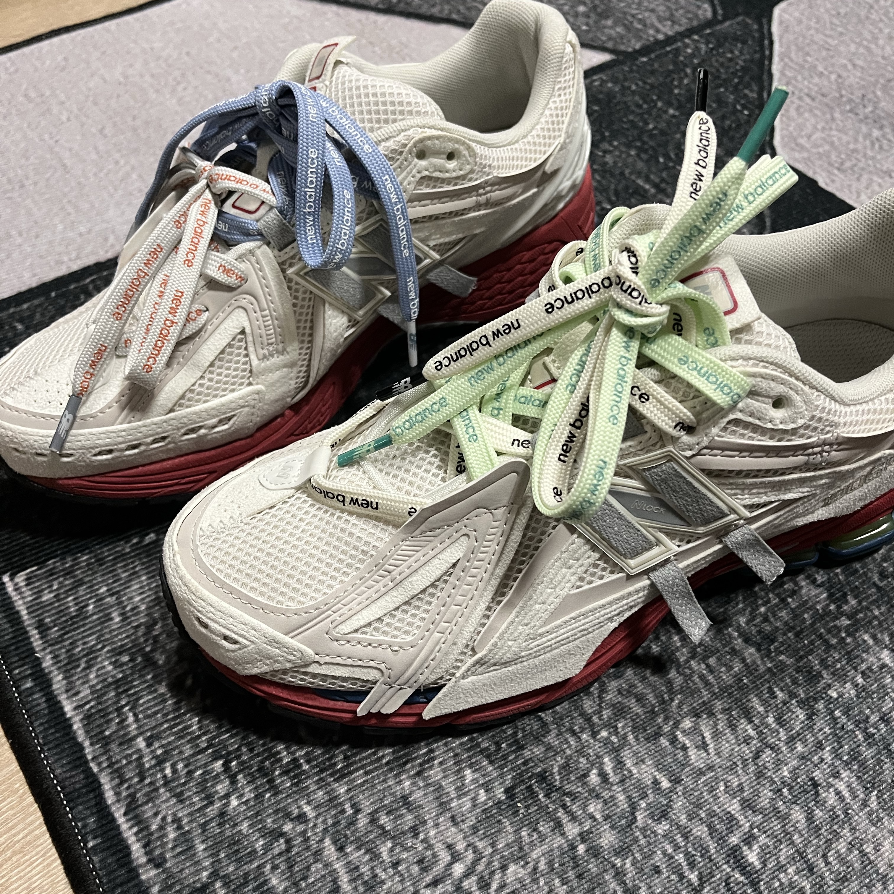 New Balance 1906A Sea Salt Moonbeam 착용 스타일 - 2