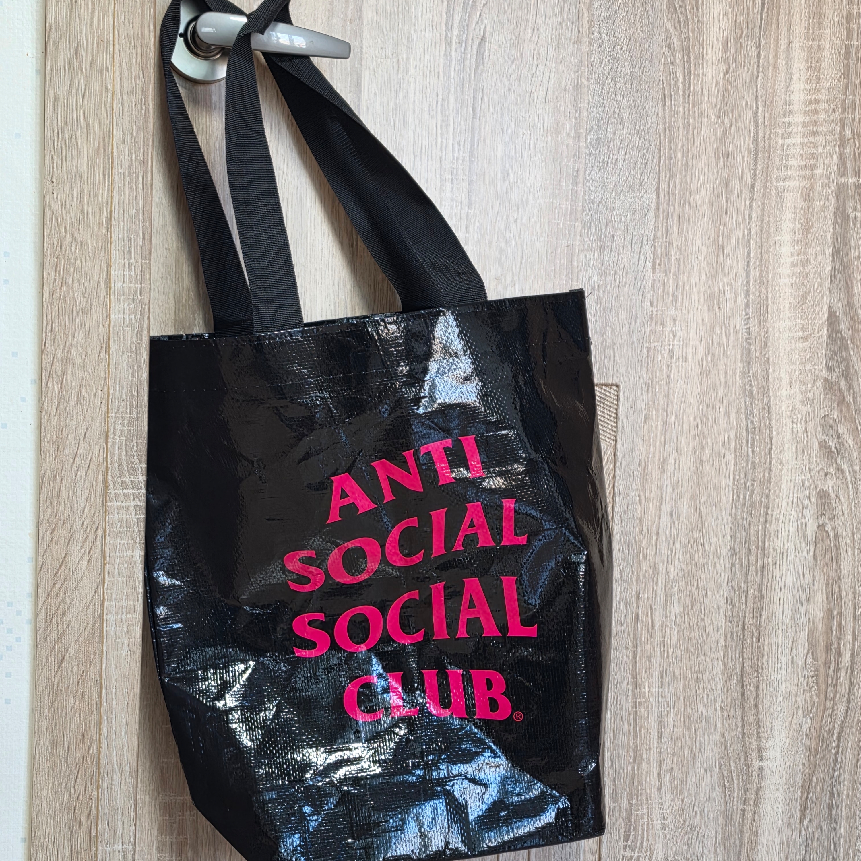 Anti Social Social Club Reusable Bag Black 착용 스타일