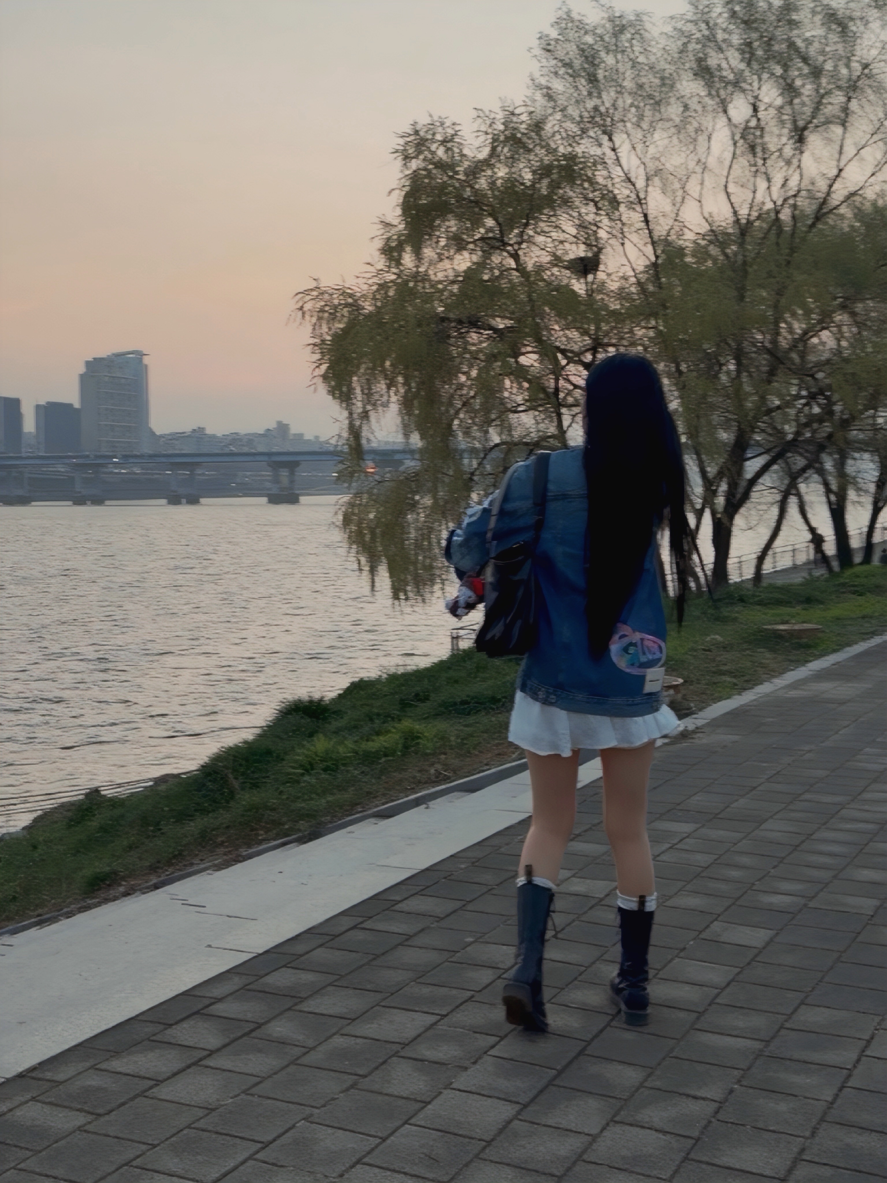 (W) Dr. Martens 1B99 Boots Black 착용 스타일 - 2