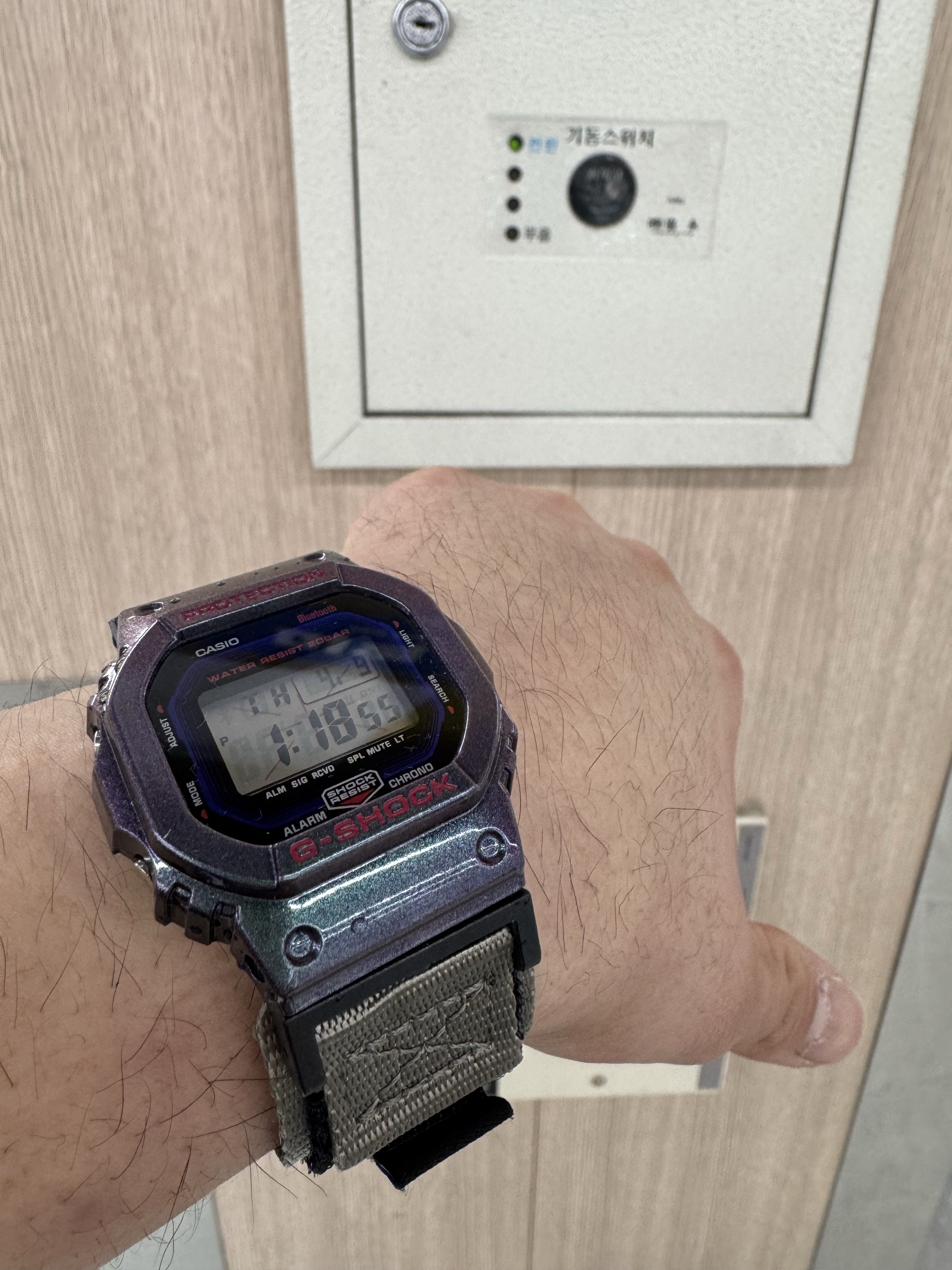 Asics x Affix Works Gel-Kinsei OG Kelp, Casio G-Shock DW-B5600AH-6 착용 스타일 - 2
