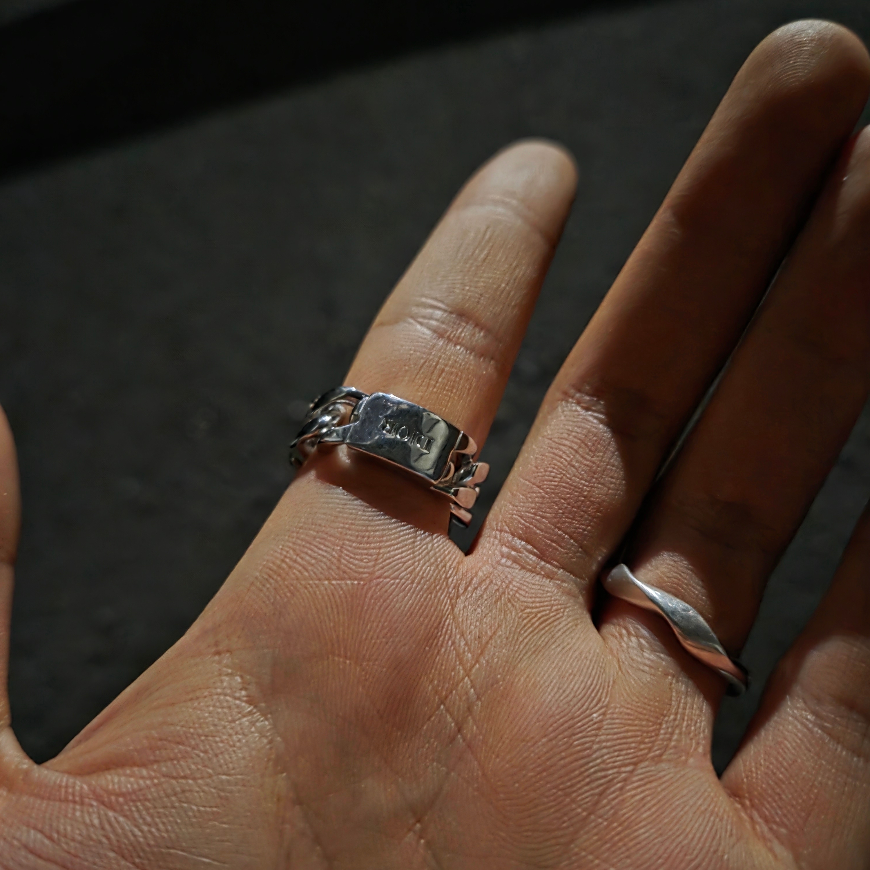 Dior CD Icon Chain Link Ring Silver 착용 스타일 - 2