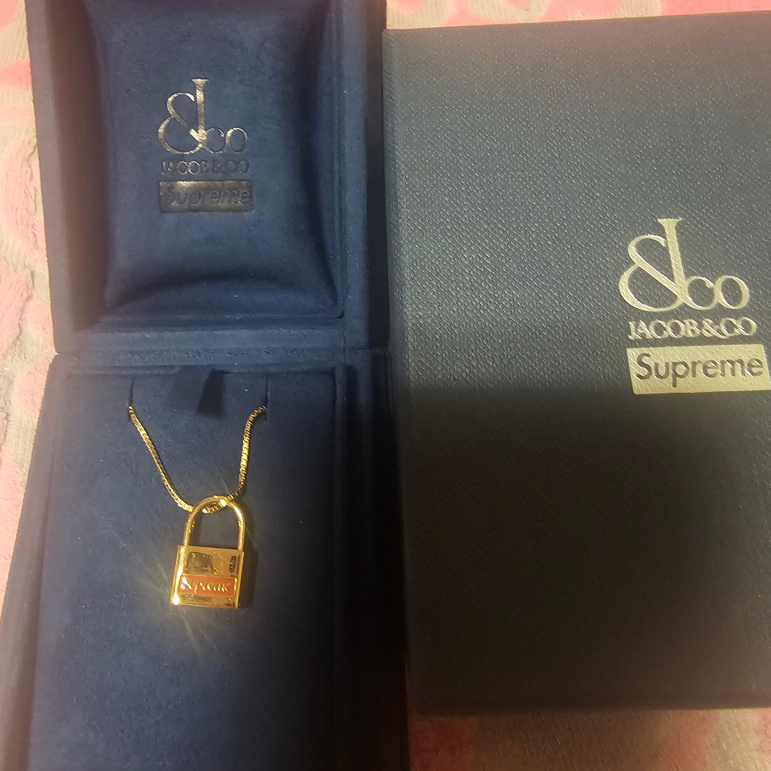 Supreme Jacob & Co. 14K Gold Lock Pendant - 20FW 착용 스타일 - 1