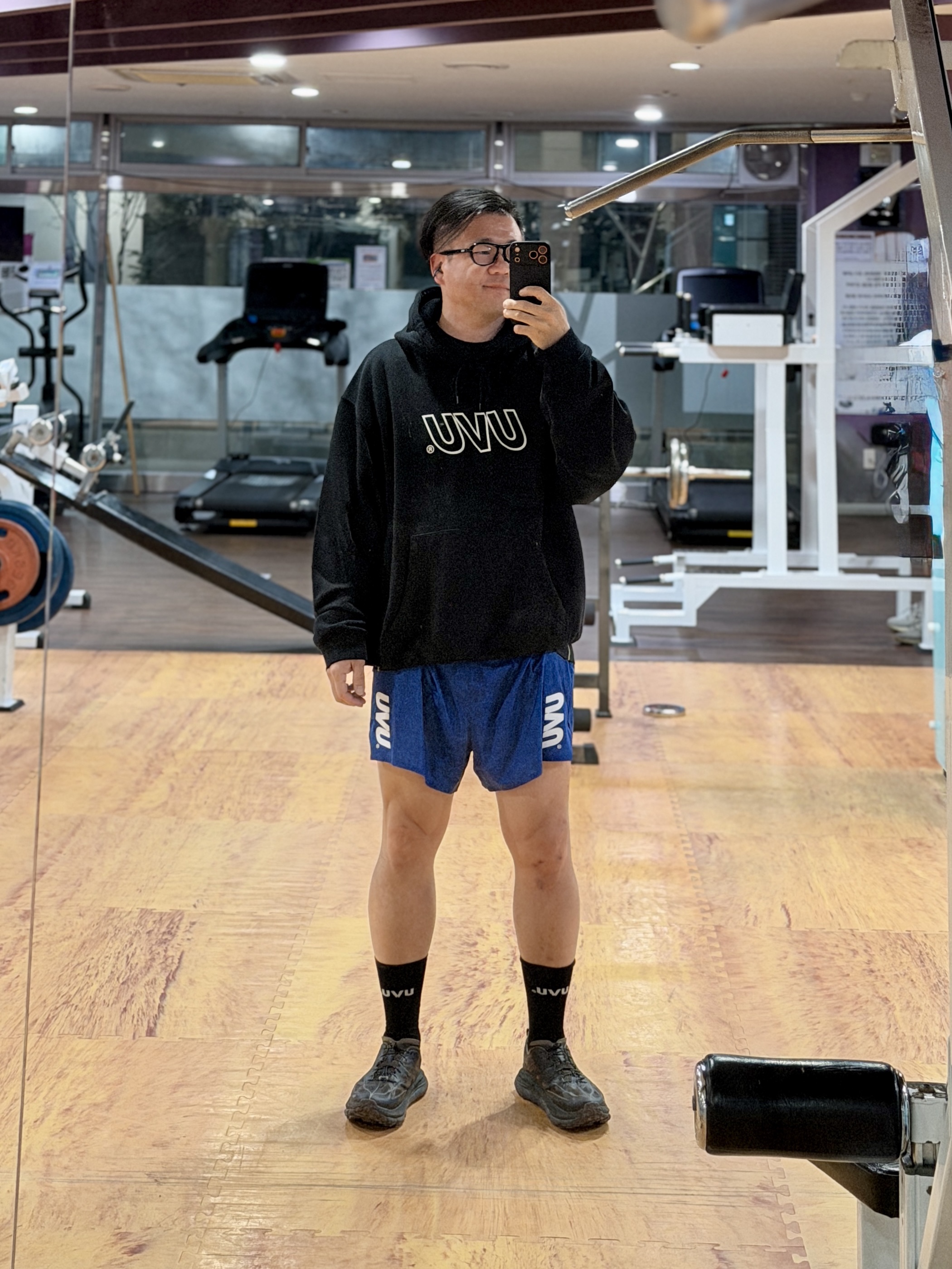 UVU Tokyo '26 Split Shorts Blue, UVU Outline Hoodie Washed Black 착용 스타일